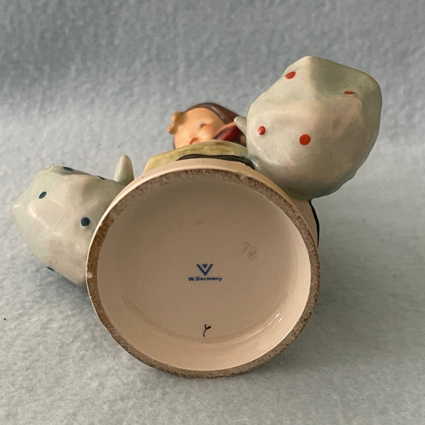 Hummel by Goebel Figurine - Mother's Darling