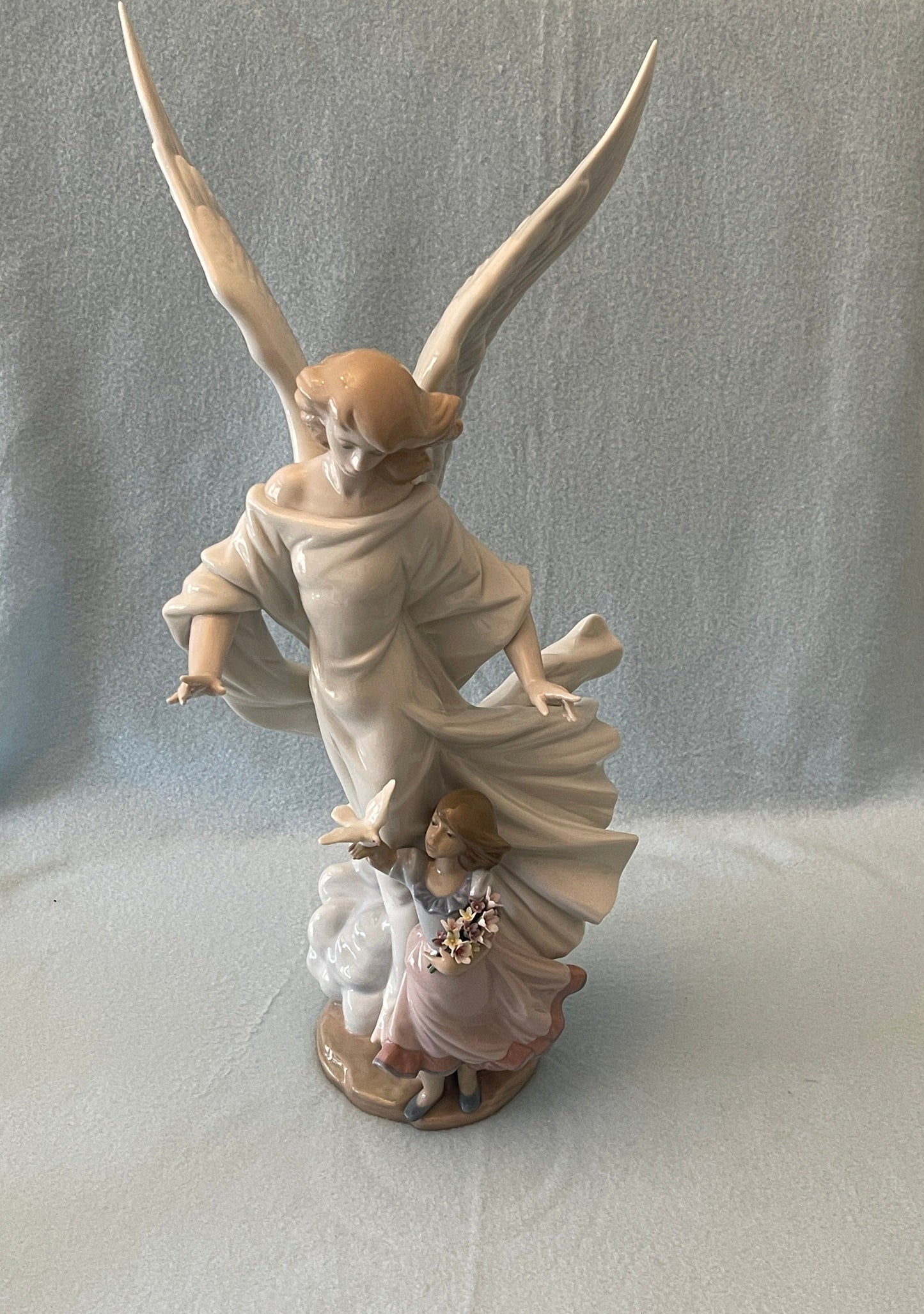 Lladró Guardian Angel-1997 Lladro Collector Society