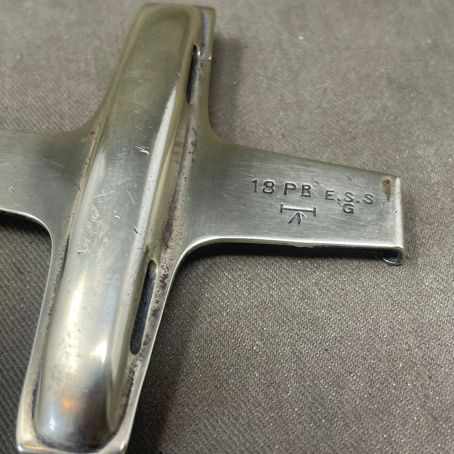 WW1 British 18-Pdr Shell Primer Protection Clip