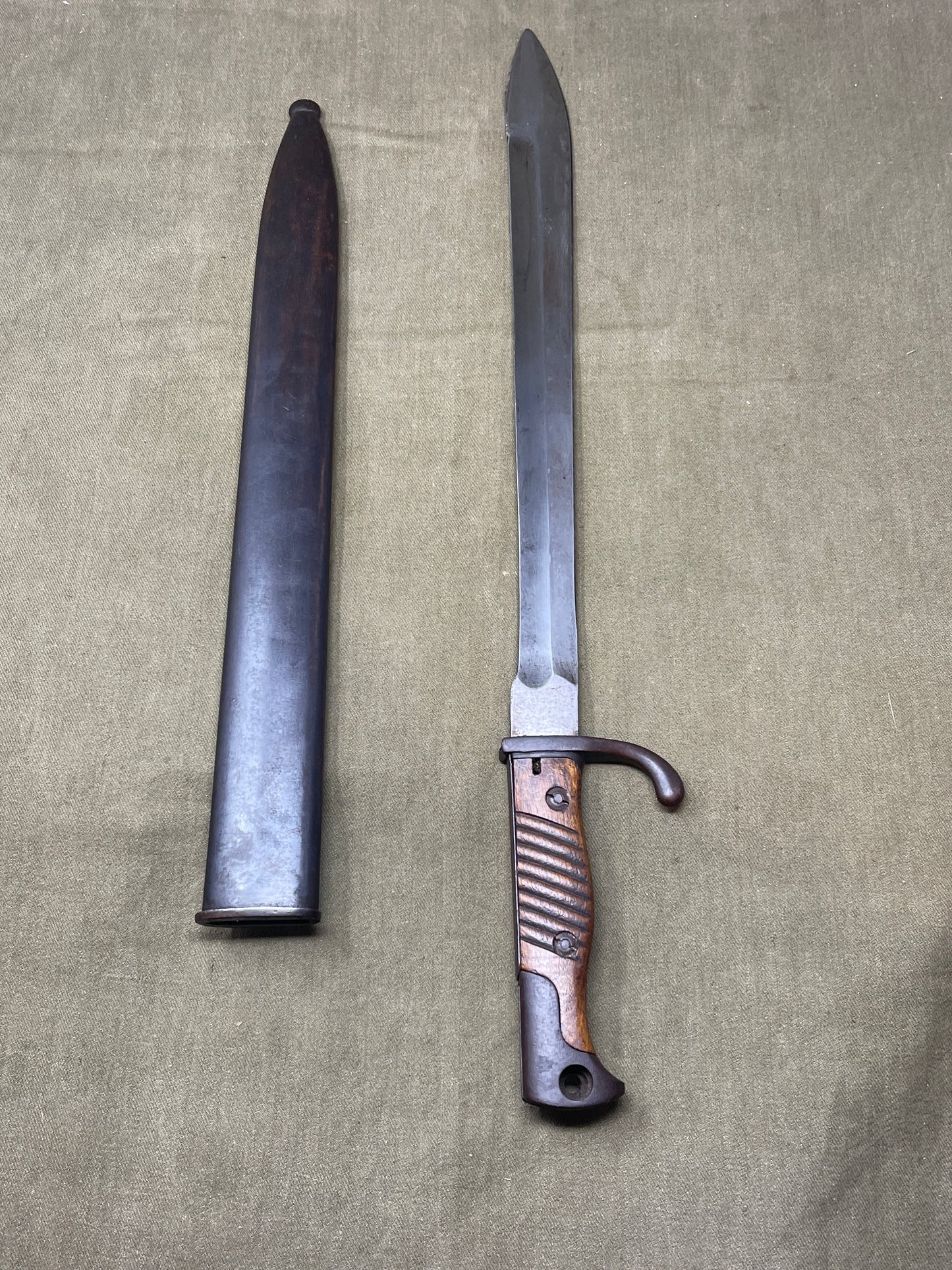 WW1 German Army Waffenfabik A.G Oberndoef Mauser a. N Model 1898/05 Butcher Bayonet