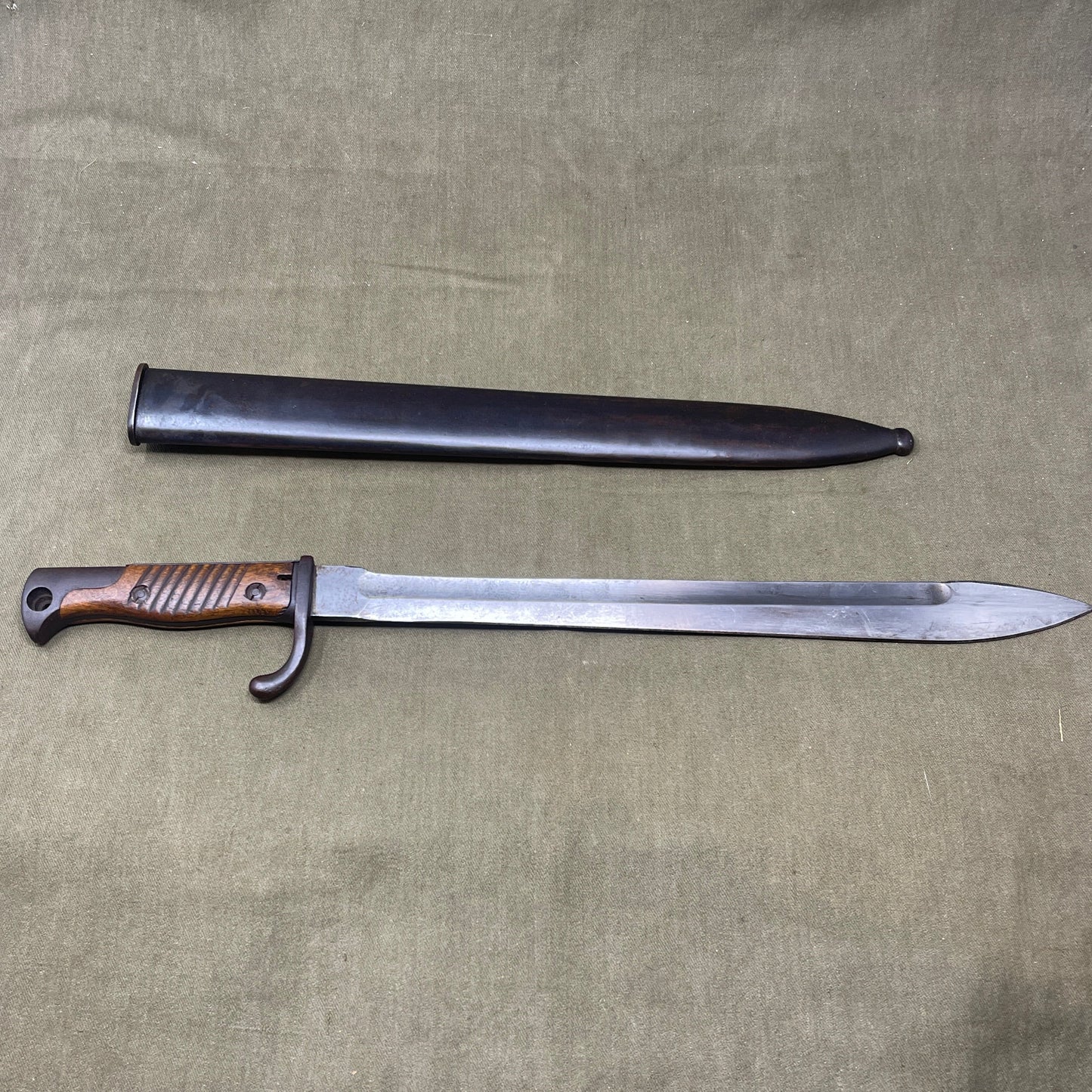 WW1 German Army Waffenfabik A.G Oberndoef Mauser a. N Model 1898/05 Butcher Bayonet
