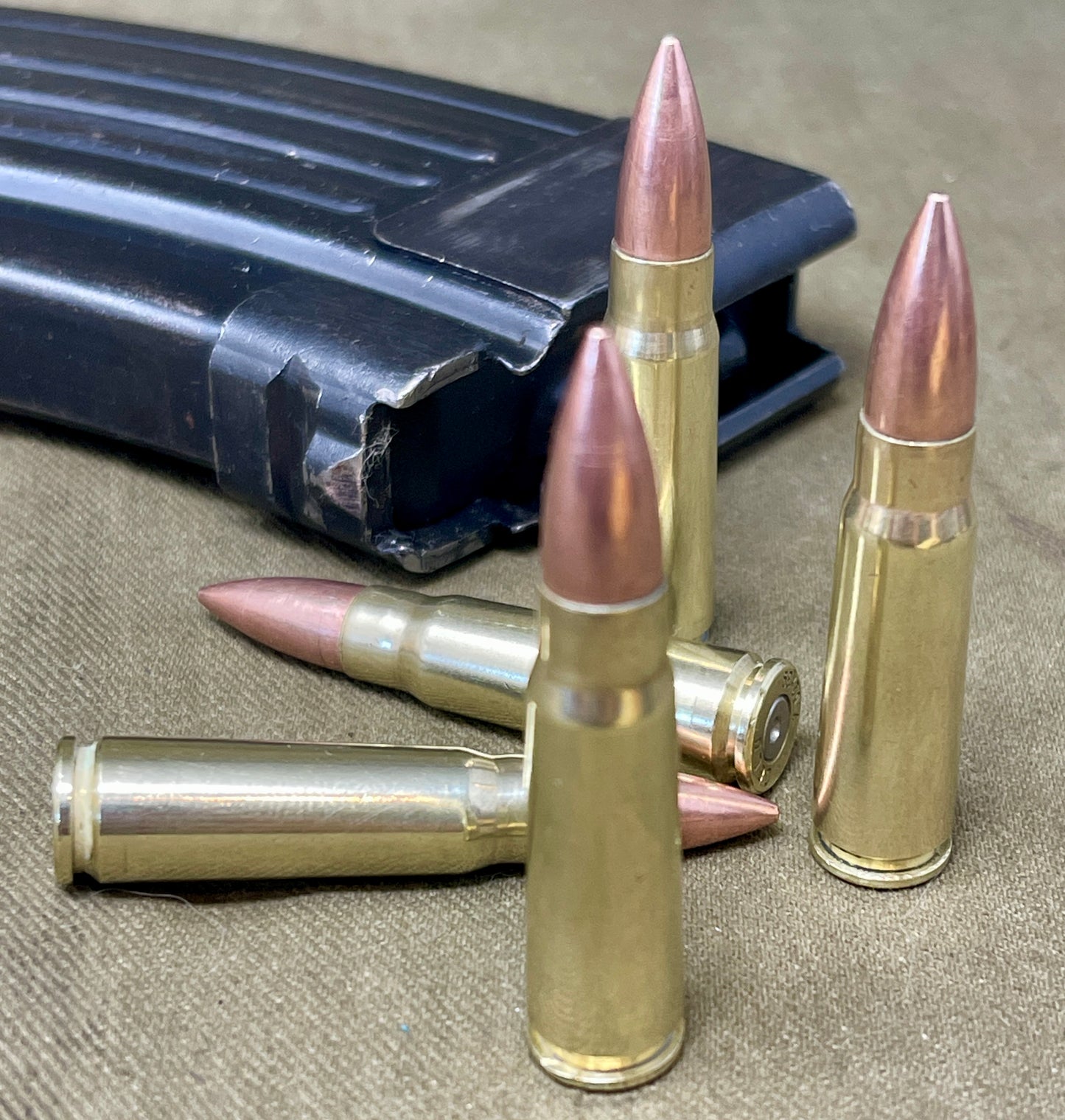 1 x 7.62x39 AKM Magazine with 5 x INERT Rounds