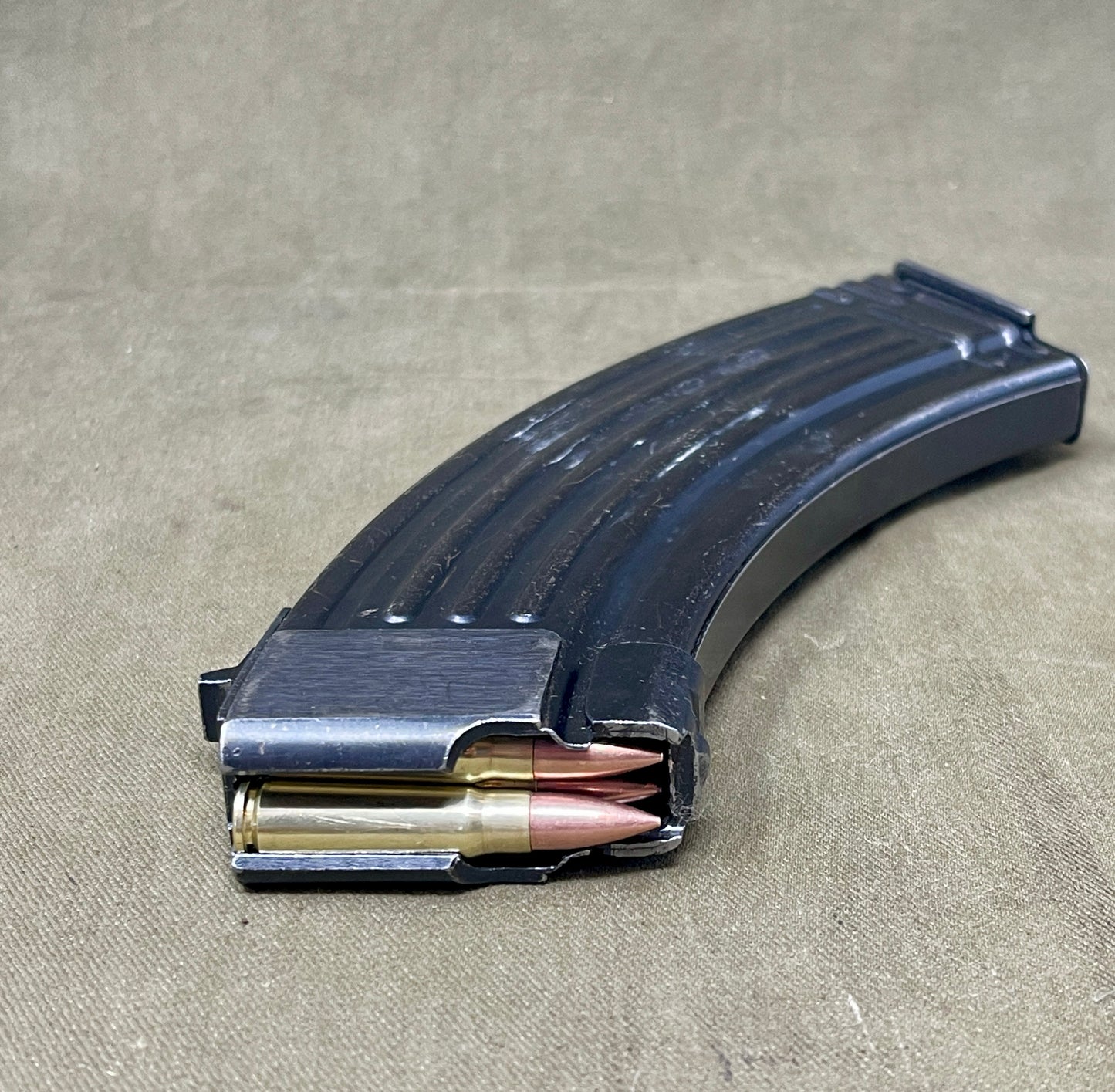 1 x 7.62x39 AKM Magazine with 5 x INERT Rounds
