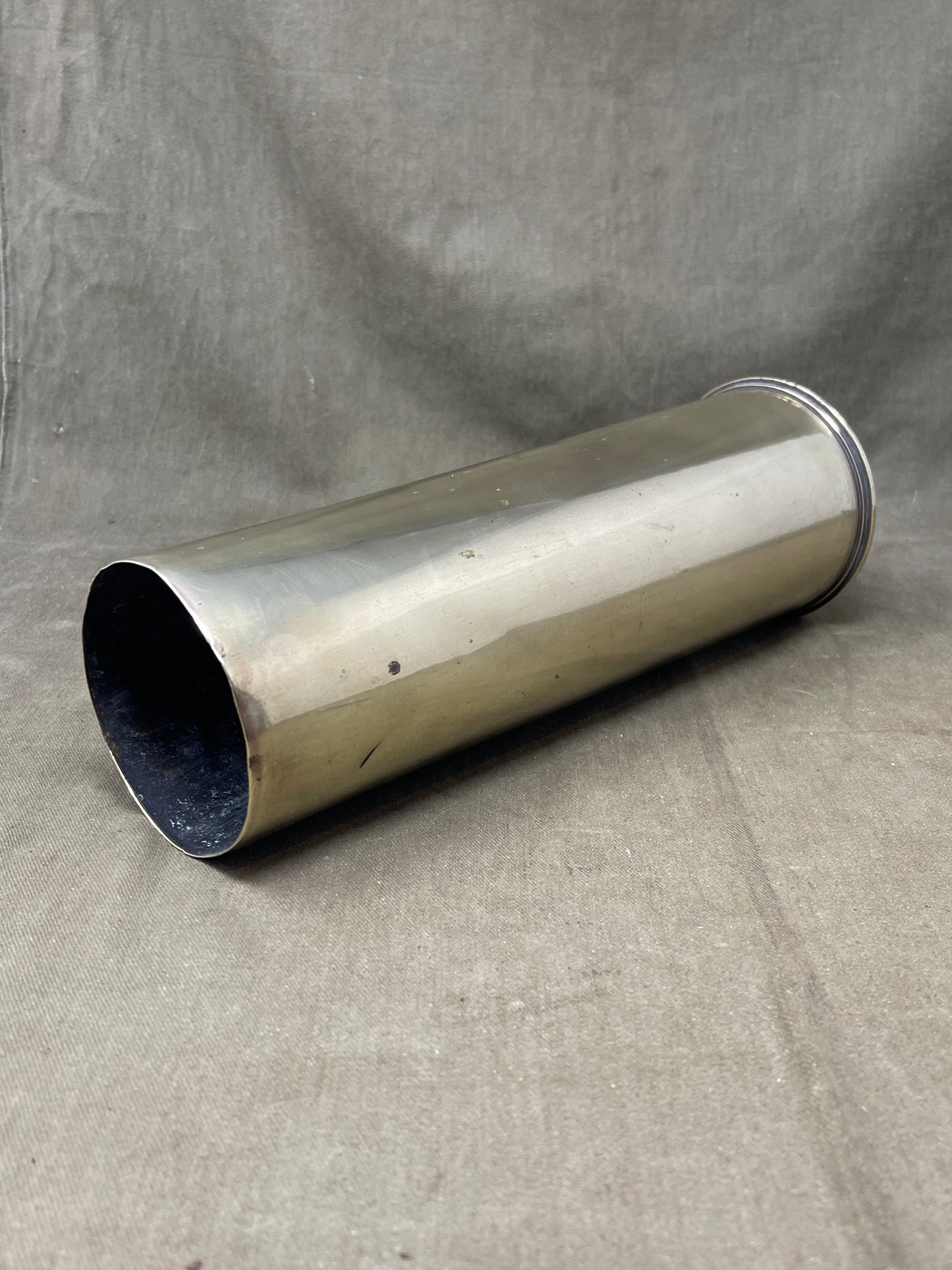 WW1 18-Pounder Brass Cartridge Case for British QF 18-Pounder Gun (1917)