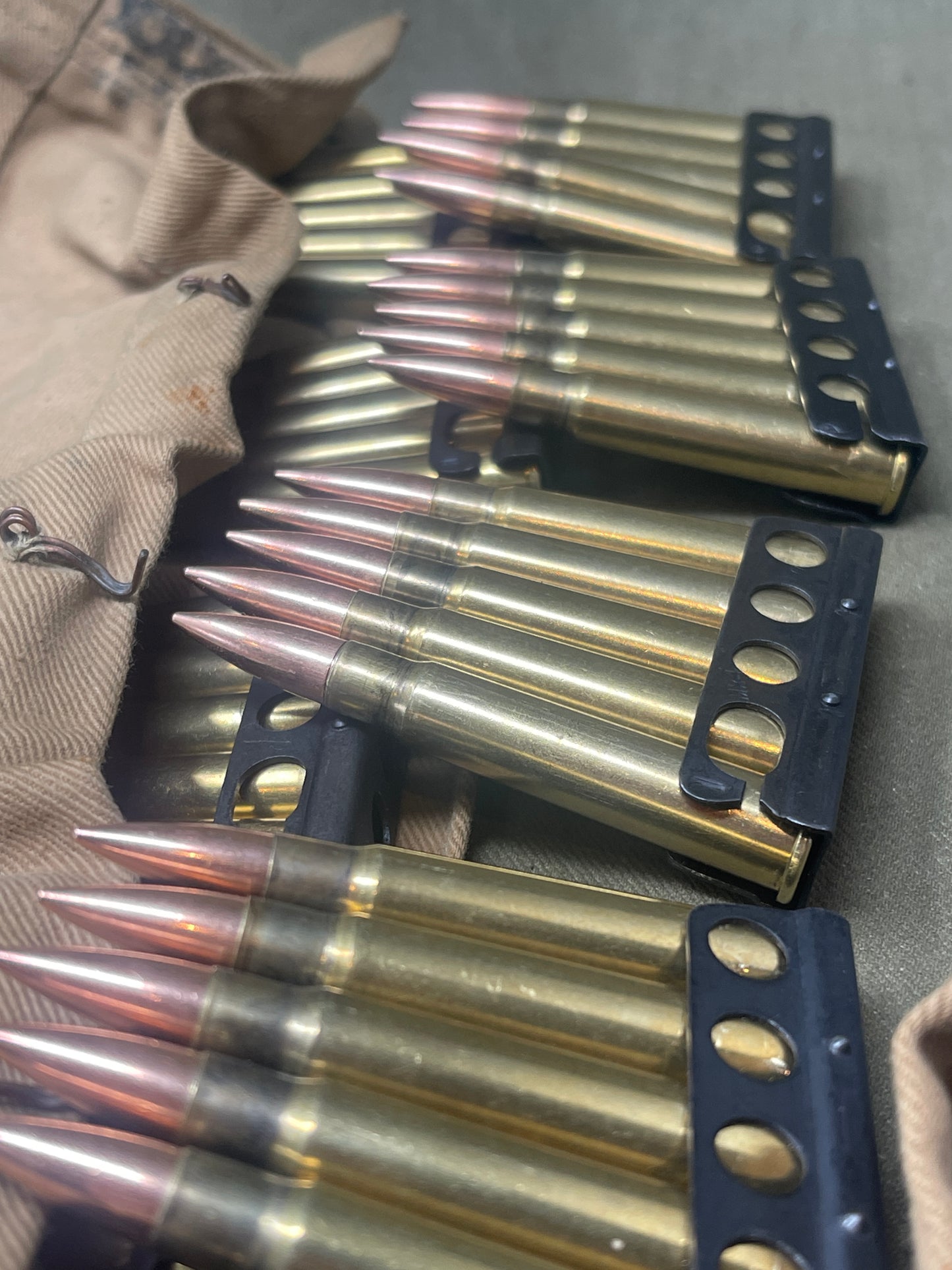 British 1946 Dated 50 303 Round Bandolier