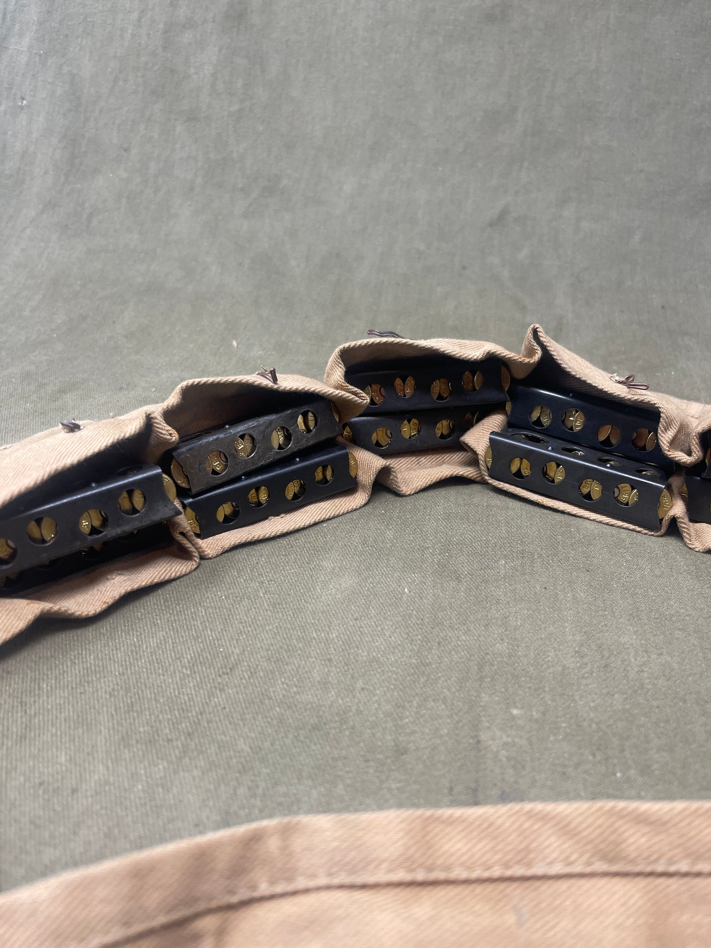 British 1946 Dated 50 303 Round Bandolier