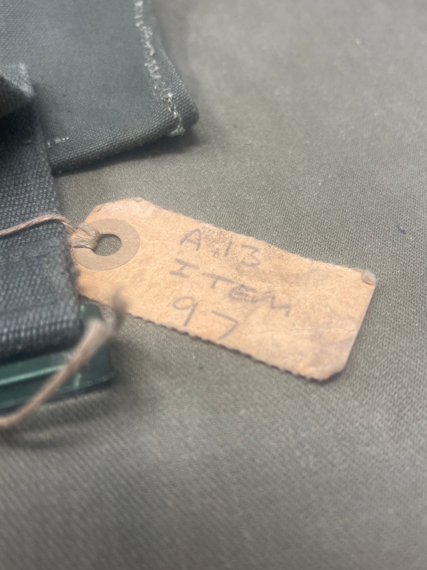 Authentic 1964 British Army aerial case for the Station Radio A13. A rare post-WWII military pouch, perfect for collectors, reenactors, and historians.