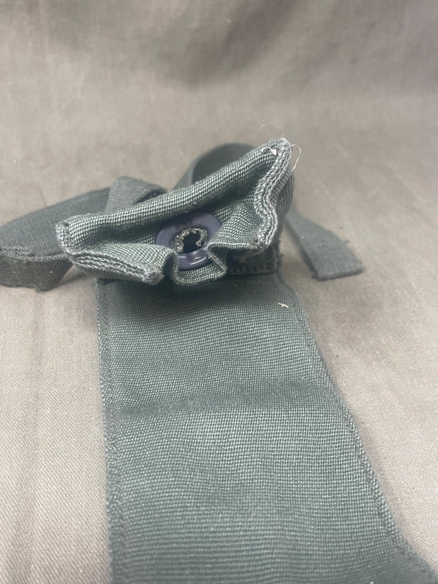 Authentic 1967 British Army Case Mast made of Cotton Duck for the Station Radio A13. A rare post-WWII military collectible, ideal for collectors and historians.