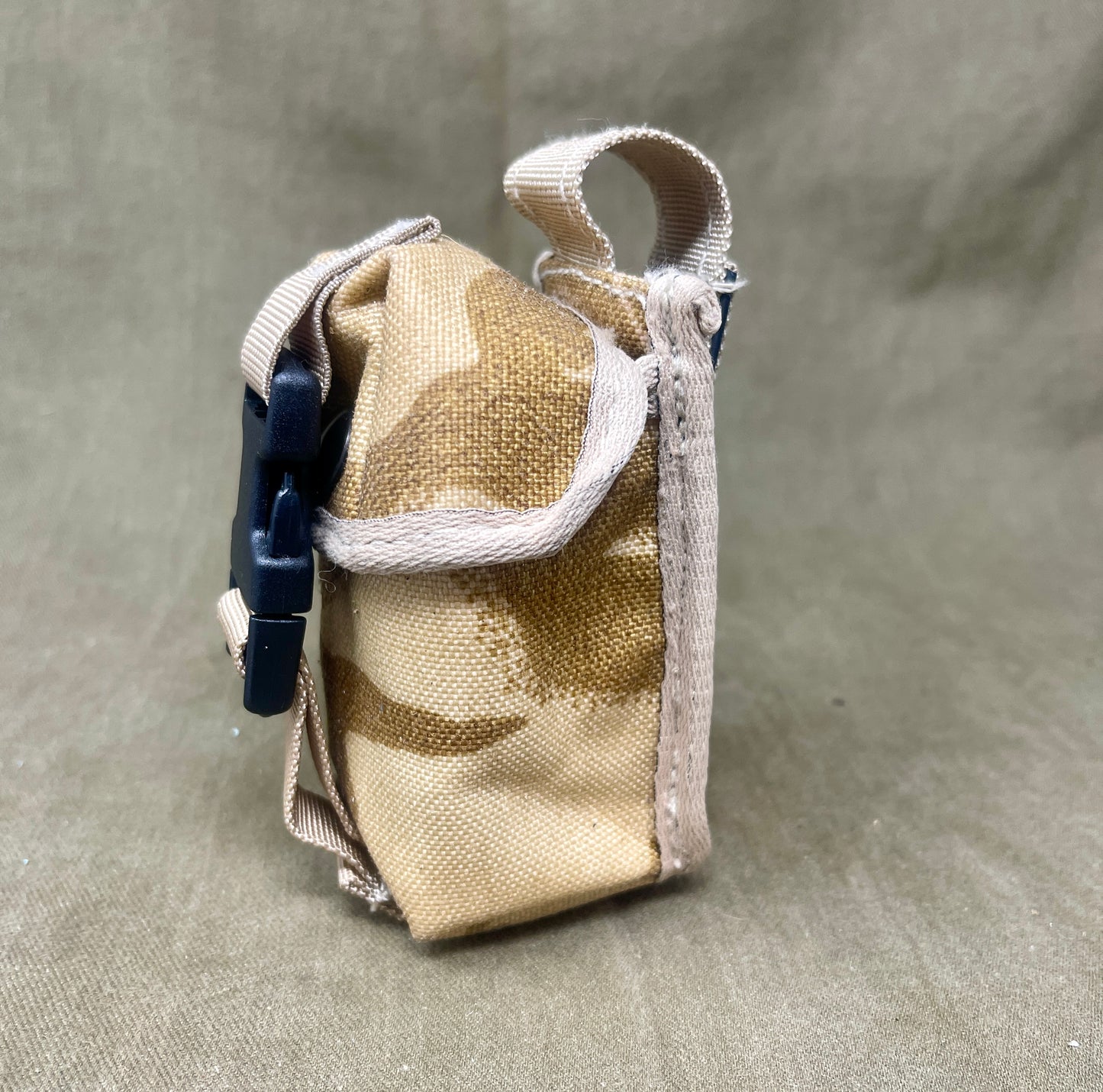 British Army Desert Pattern DPM 40mm Grenade Pouch NSN 8415-99-461-4937