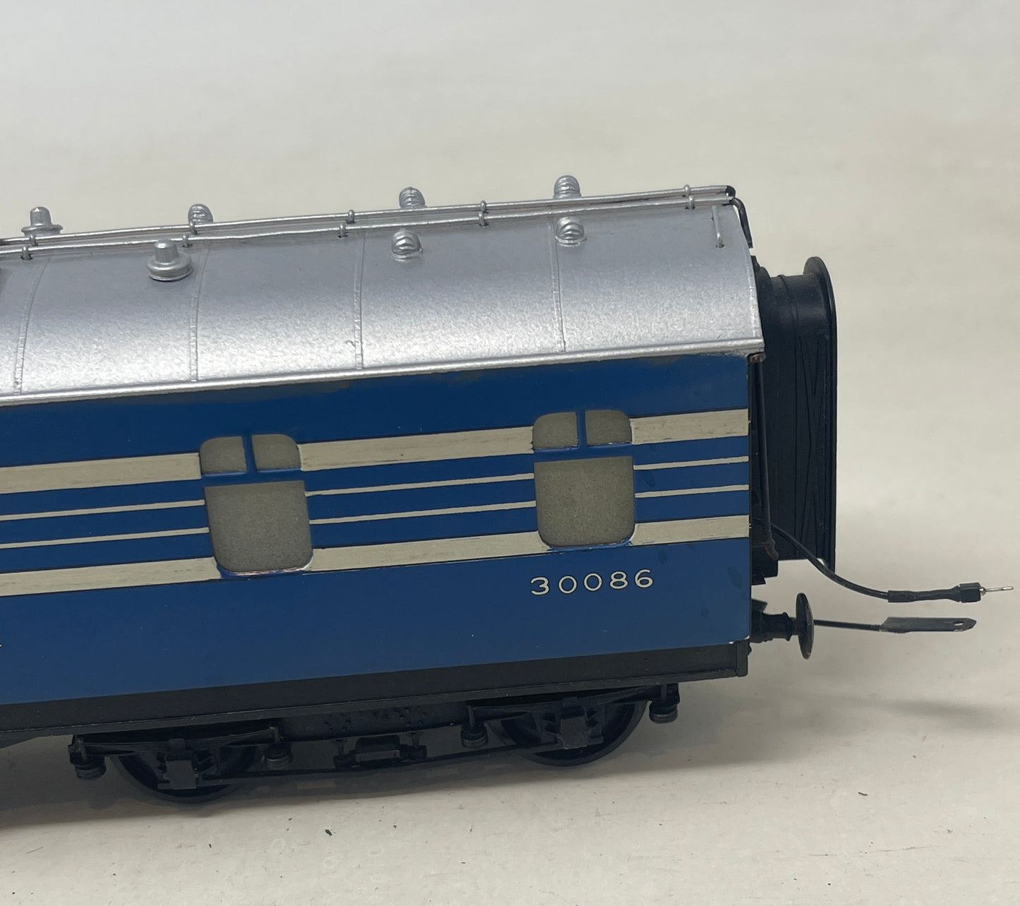 O Gauge LMS Coronation Scot Coach