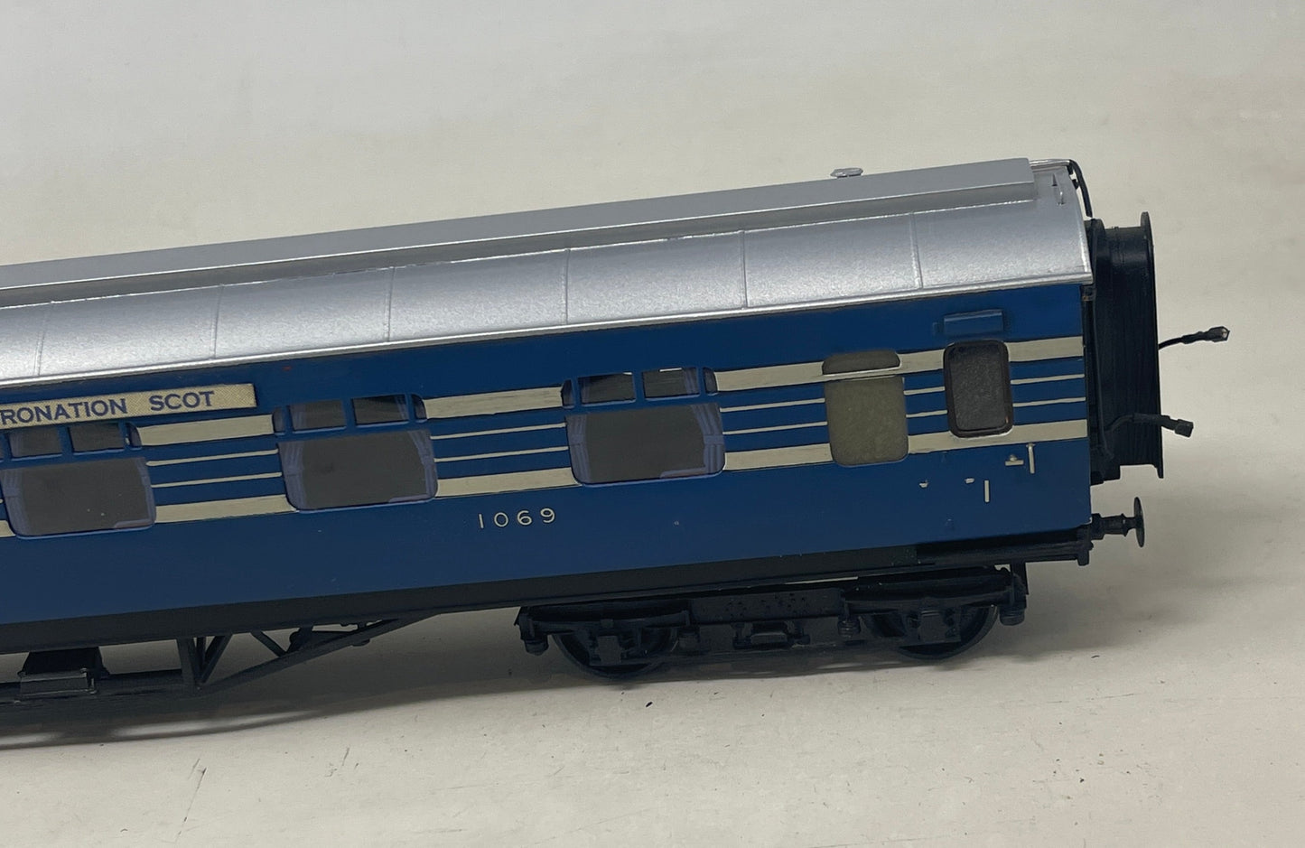 O Gauge LMS Coronation Scot Coach
