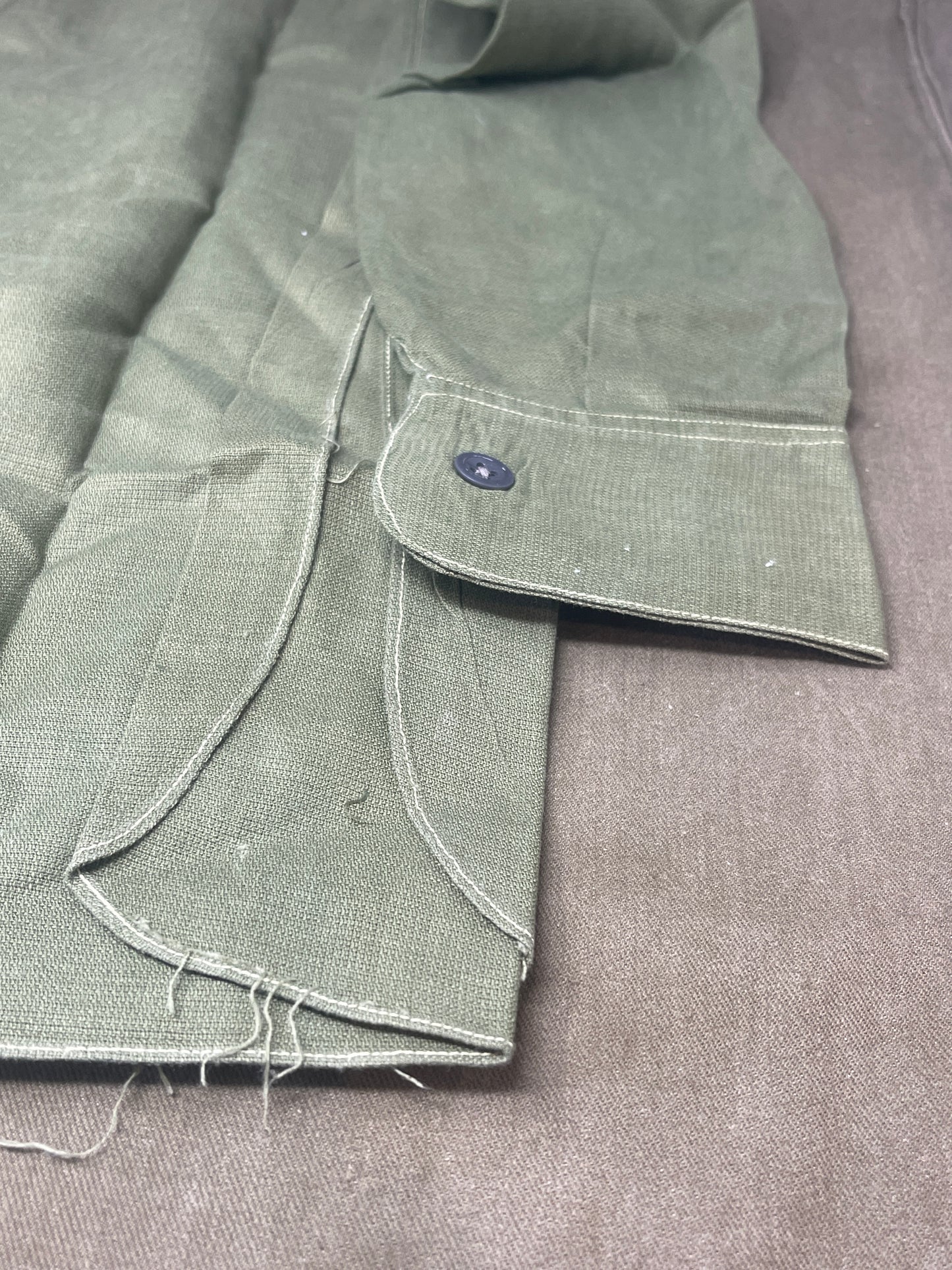 1950s British Army Jungle Green Shirt/Jacket – 48th Gurkha Division & Home Counties Brigade Badges (37–39" Chest)