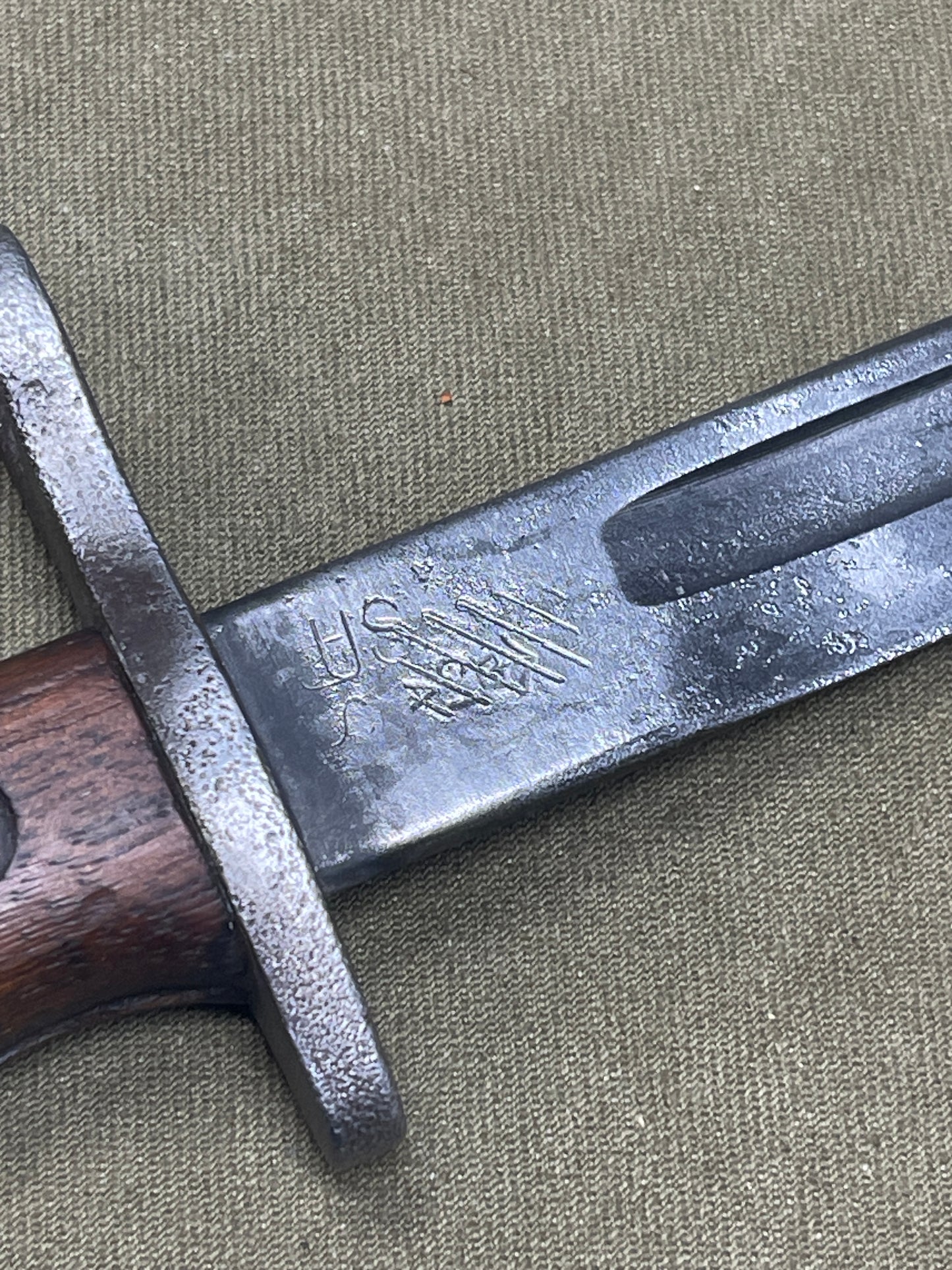 Original U.S. Army P14 M1913 Sword Bayonet – Remington July 1917 – Excellent Condition with Webbing Frog (Copy)