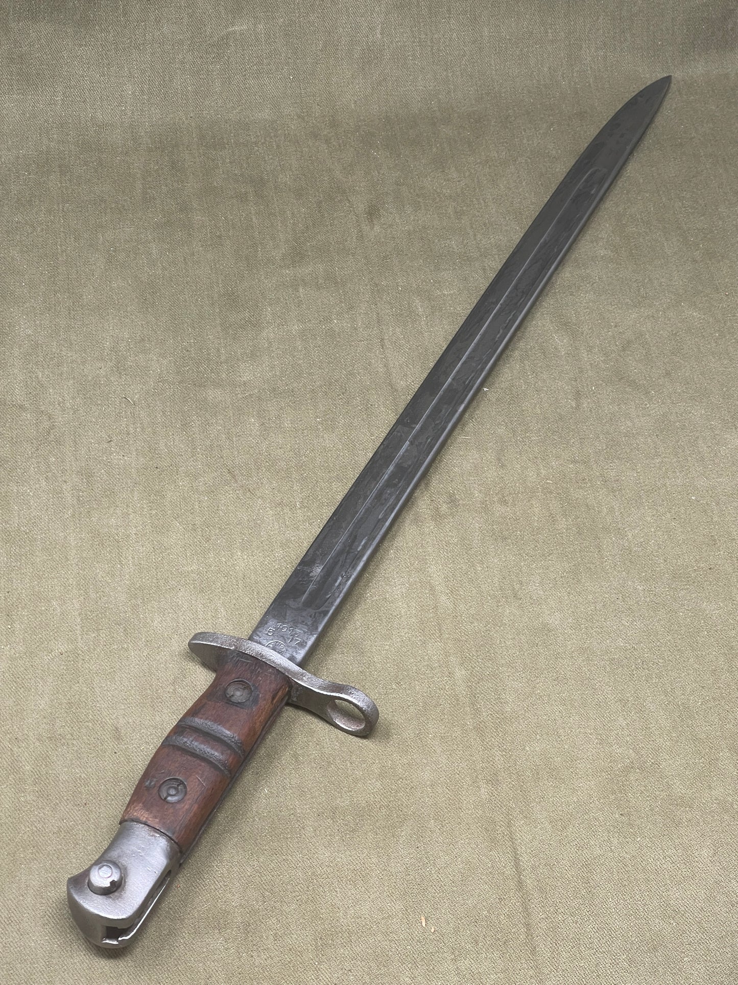 Original U.S. Army P14 M1913 Sword Bayonet – Remington July 1917 – Excellent Condition with Webbing Frog (Copy)
