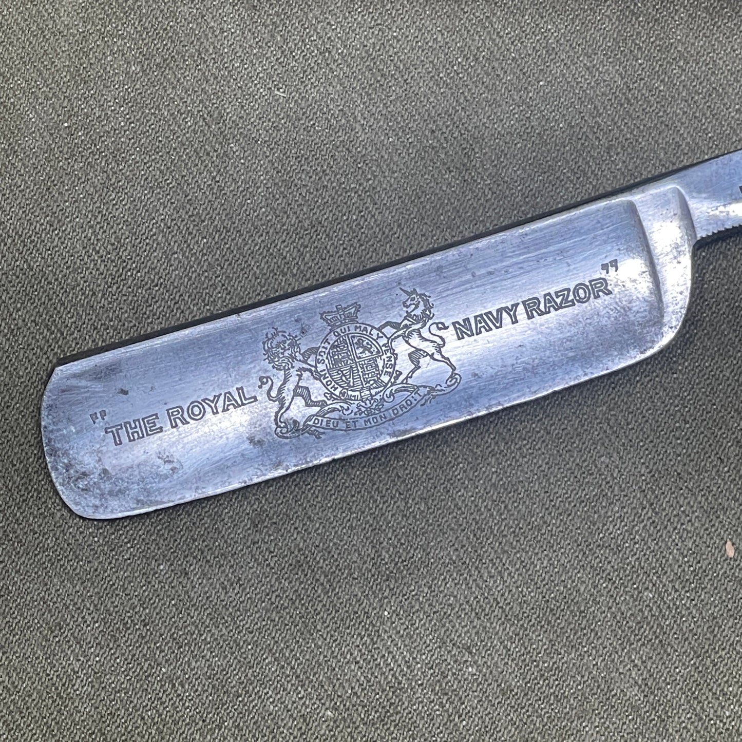 Military Vintage "The Royal Navy Razor" by Thomas Turner Cuttlers To His Majesty Sheffield