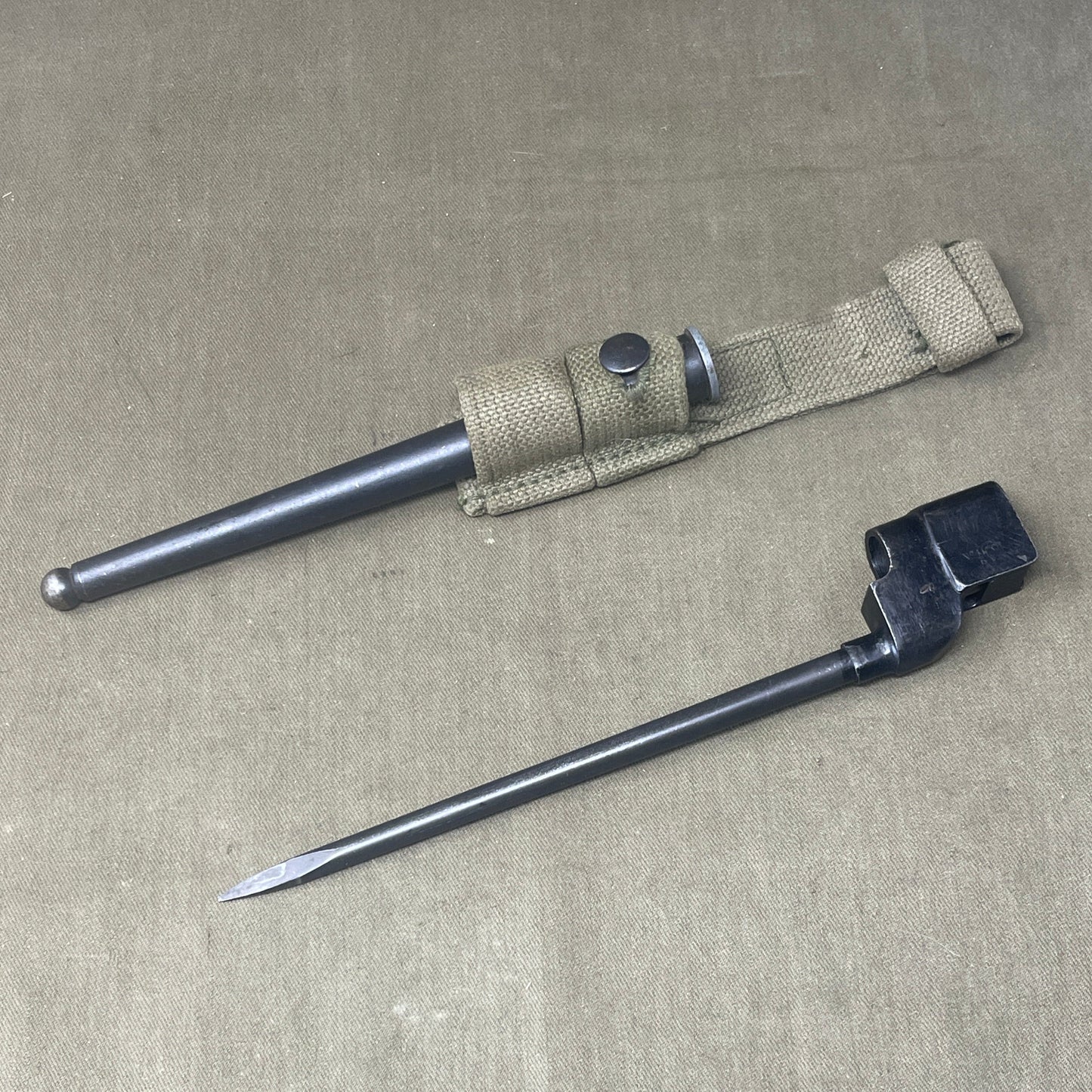 WW2 British NO 4 Spike Bayonet & Frog