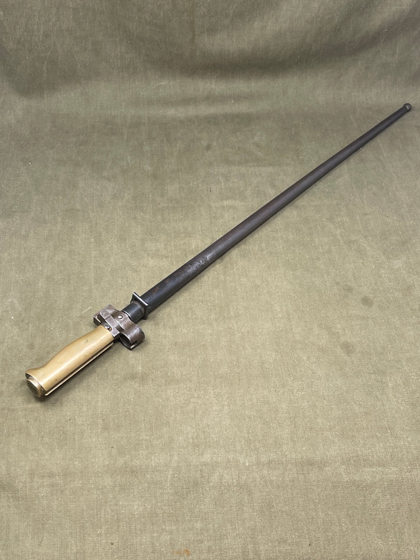 WW1, Original, French,’ Épée-Baïonnette Modèle 1886 Modifié 1915′ or Lebel M1886/15 Bayonet and Scabbard