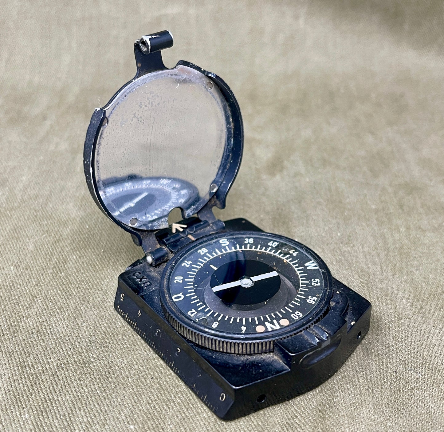 WW2 German Wehrmacht Bakelite Marching Compass – Marked CXN, Original Military Issue