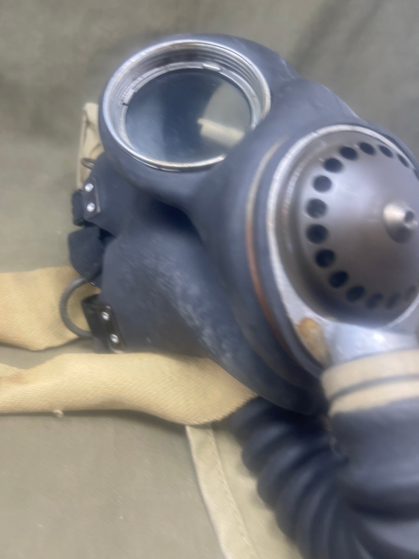 British Respirator, Anti-Gas, General Service, Mk V & Haversack, Mk VI: