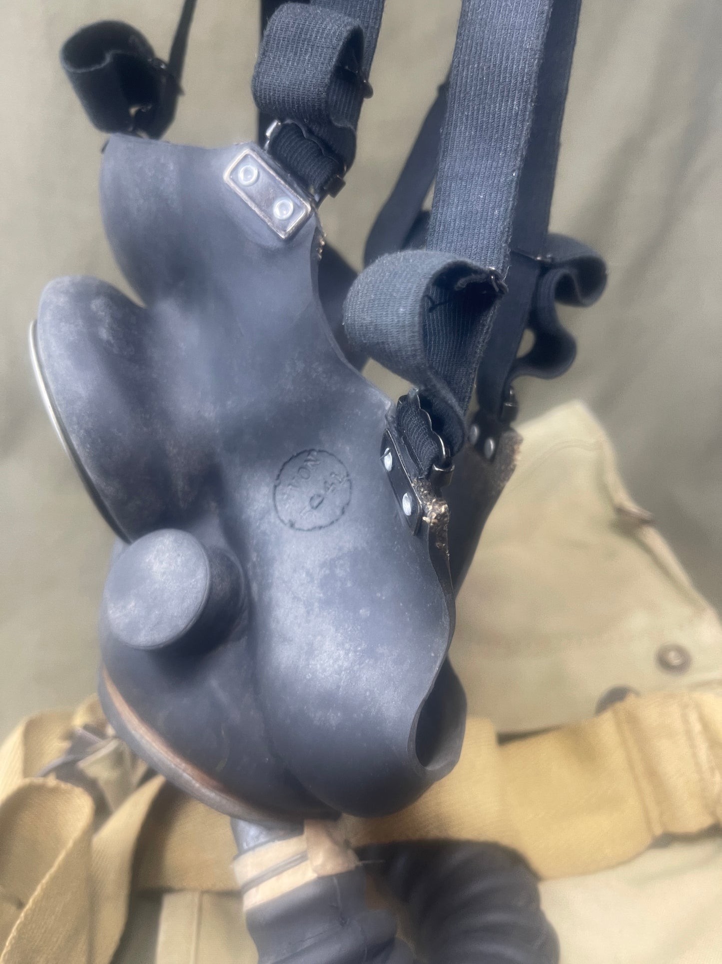 British Respirator, Anti-Gas, General Service, Mk V & Haversack, Mk VI:
