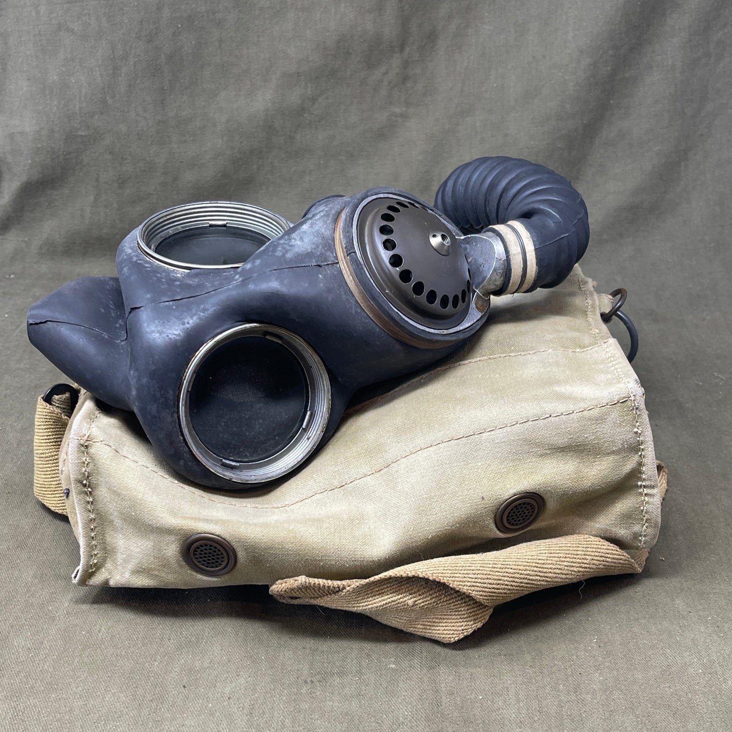 British Respirator, Anti-Gas, General Service, Mk V & Haversack, Mk VI:
