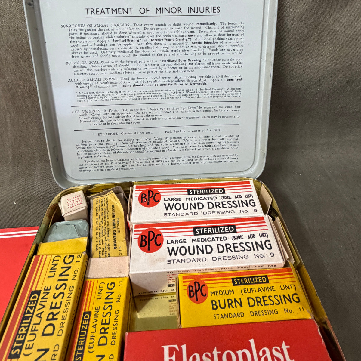 WWII British Paragon First Aid Kit – Complete & Excellent Condition