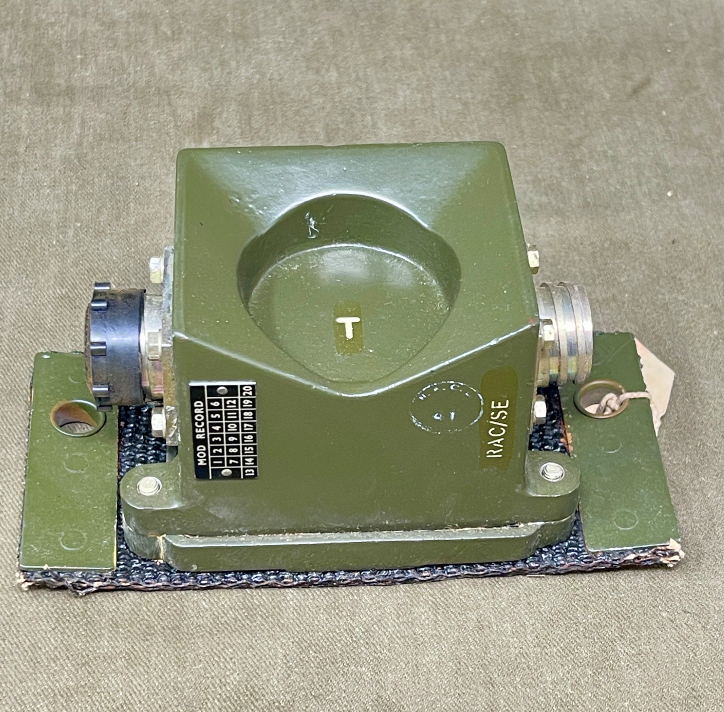 Larkspur Interconnecting (T Box) – Vintage British Military Radio Equipment 5820-99-949-1023
