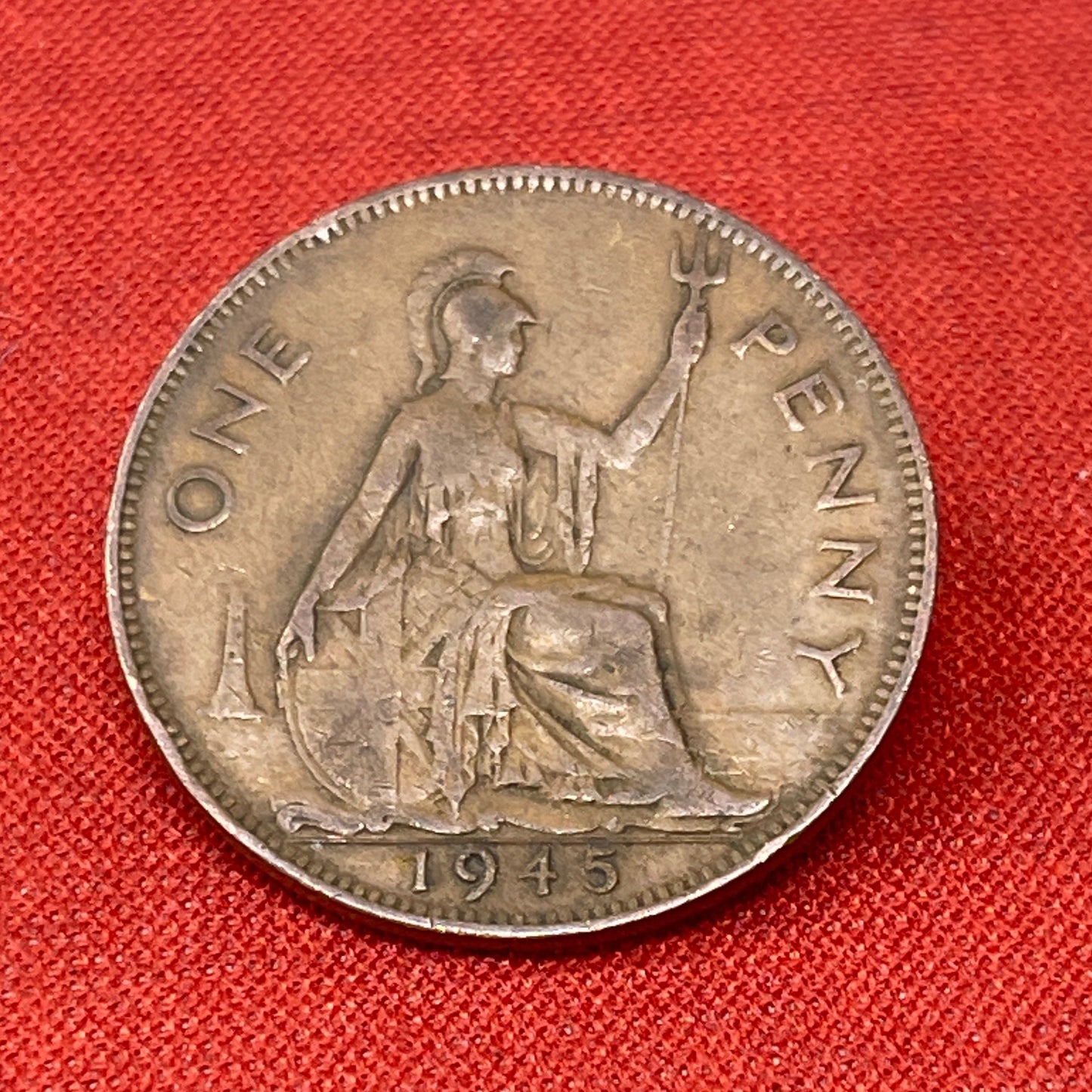 Explore the historical significance of the King George VI One Penny coin, minted from 1937 to 1952. Ideal for collectors and history enthusiasts seeking an authentic piece of British numismatic heritage