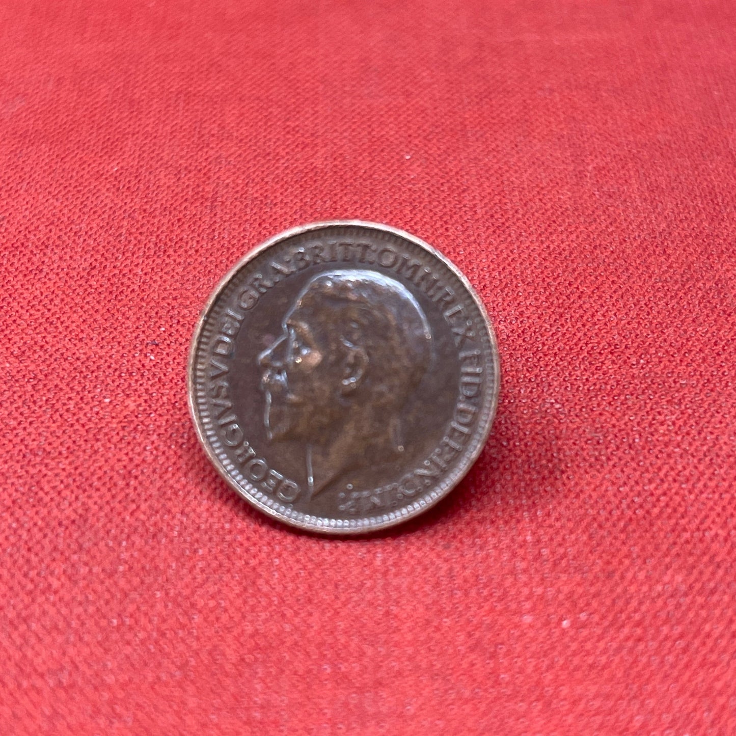 Discover the King George V Farthing, minted from 1911 to 1936. Featuring the iconic Britannia design and King George V's portrait, these historic bronze coins are perfect for collectors and history enthusiasts.