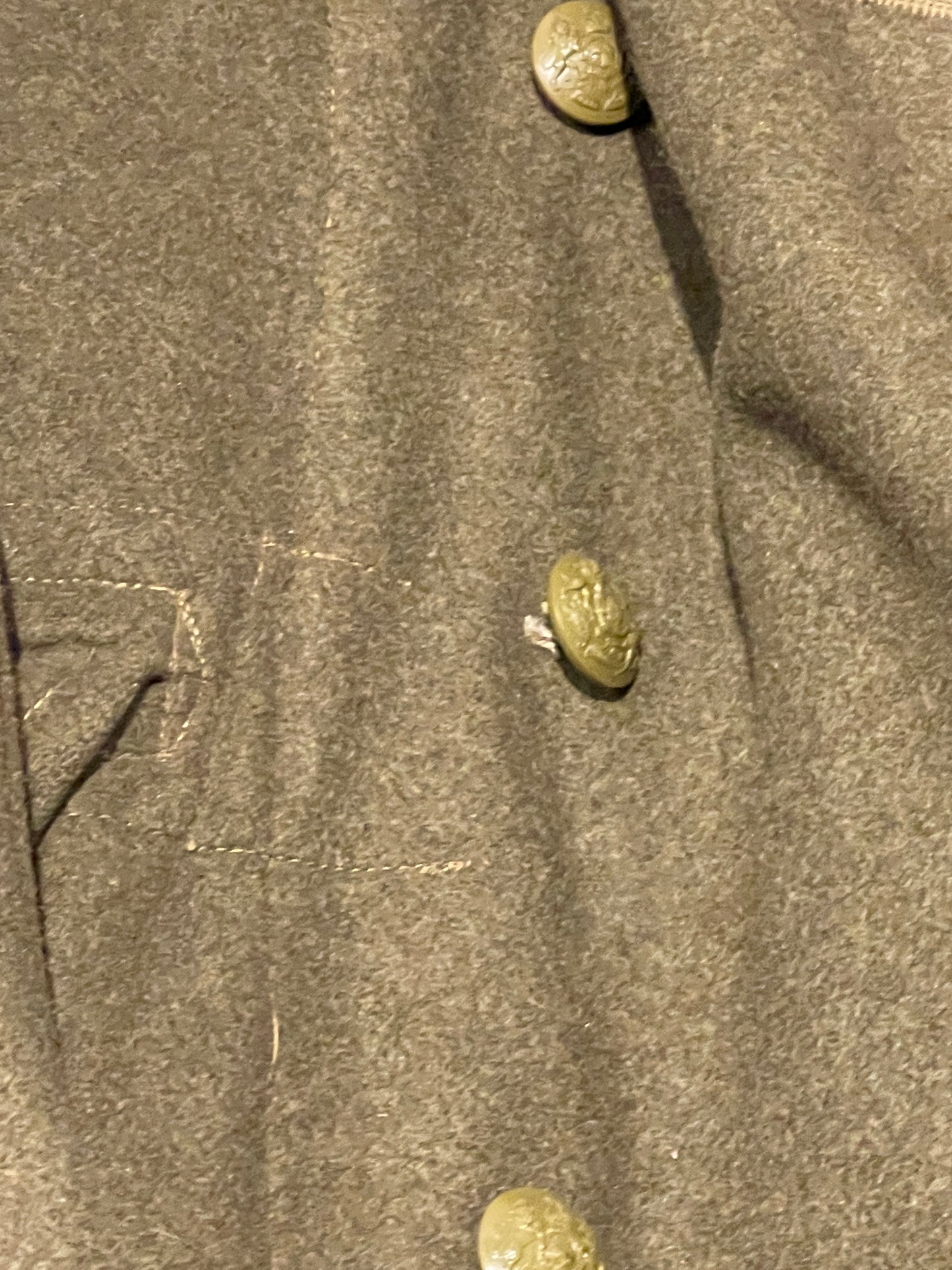 British Great Coat Dismounted 1940 Pattern buttons