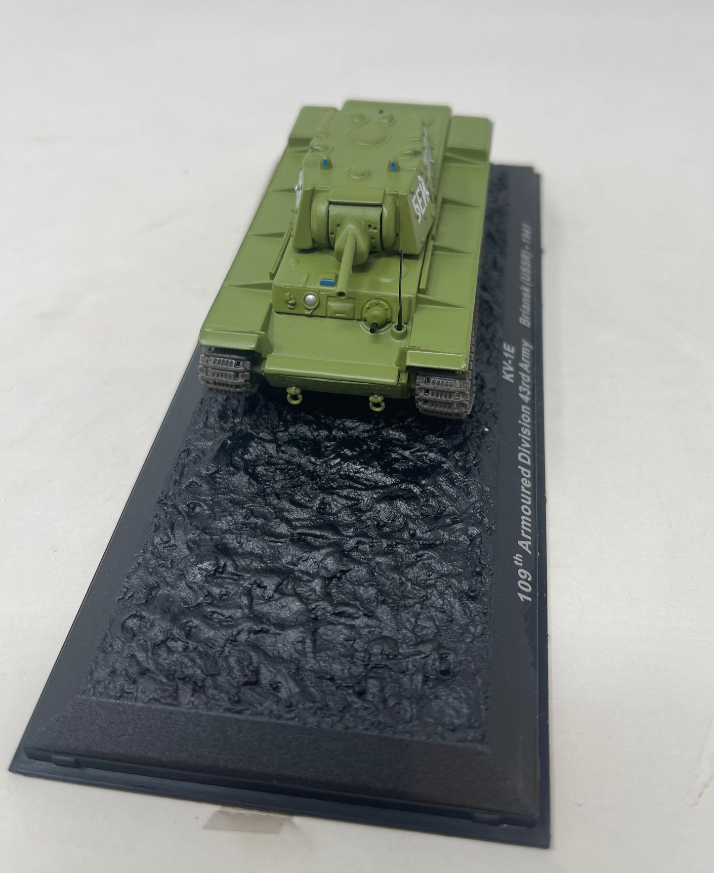 KV-1E 109th Armoured Division 43rd Army Briansk USSR 1941 1/72