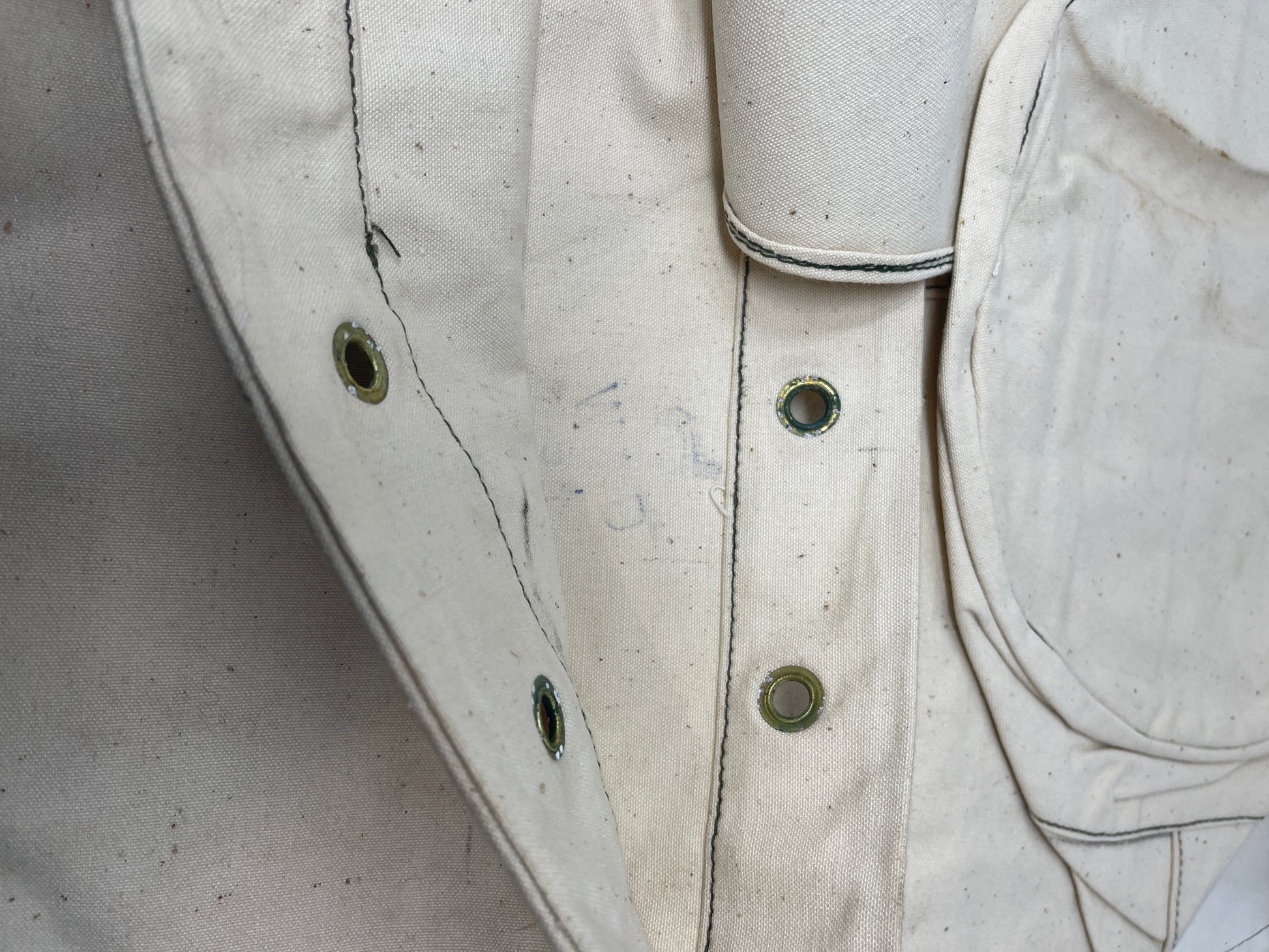 1951 Dated White Canvas Kit Bag CC0004