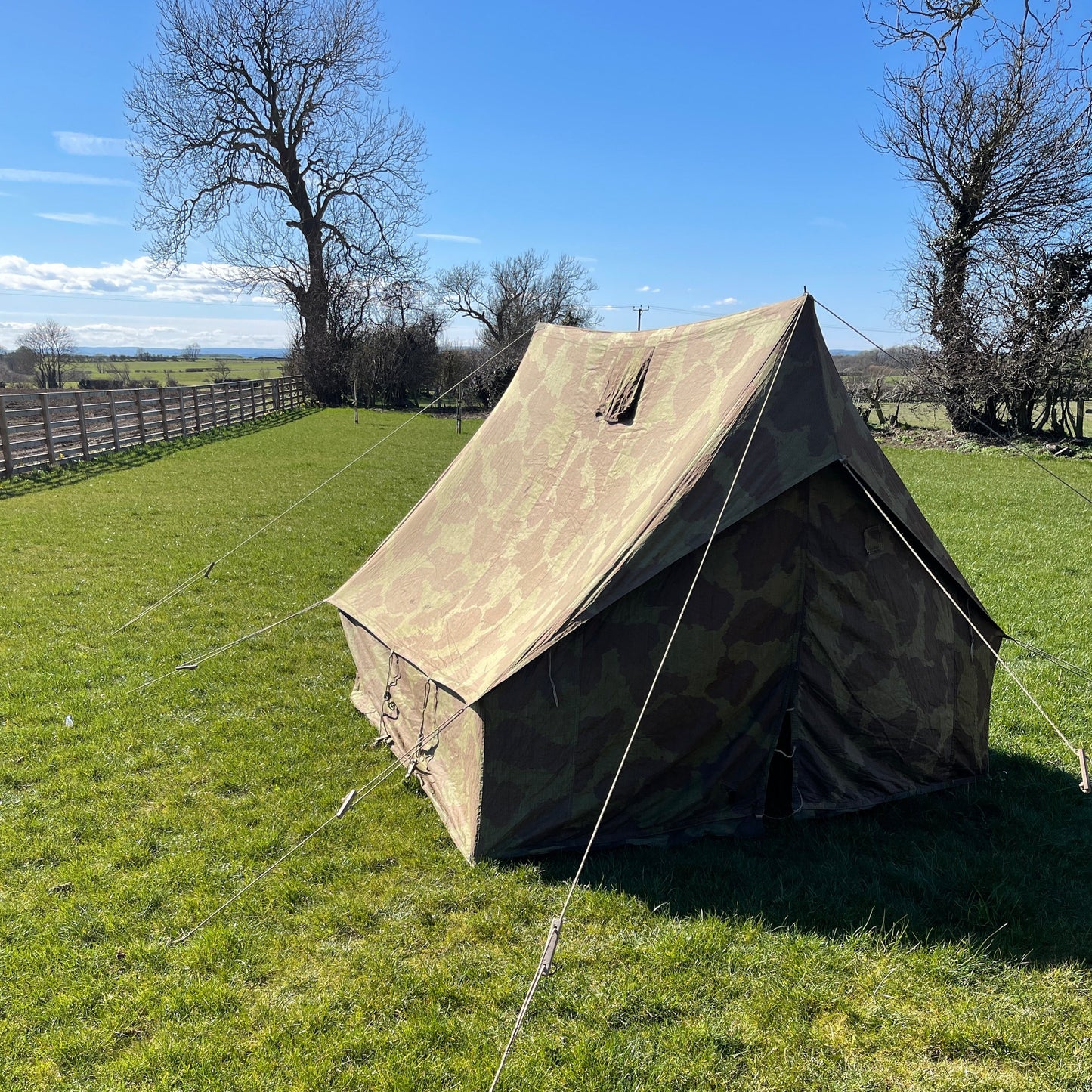 British Airborne Tent Light Patrol. Cat NO AD 8610