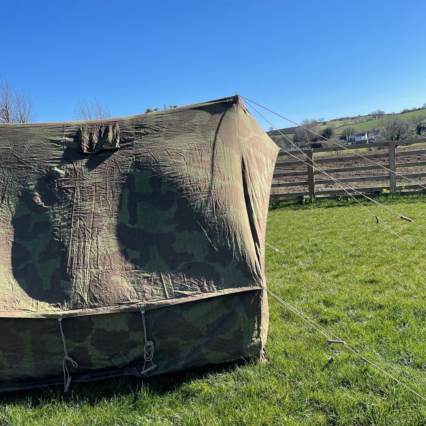 British Airborne Tent Light Patrol. Cat NO AD 8610