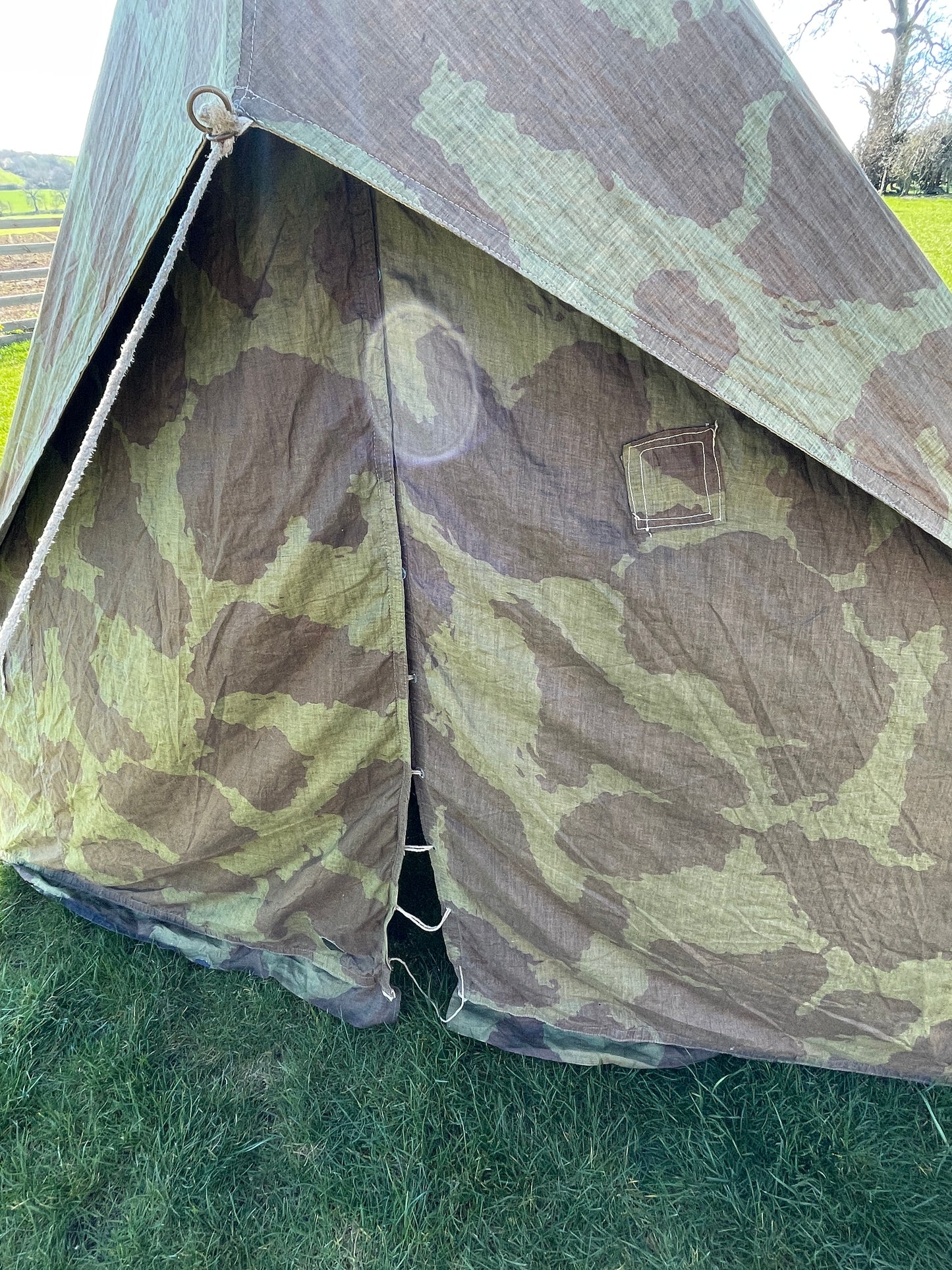 British Airborne Tent Light Patrol. Cat NO AD 8610