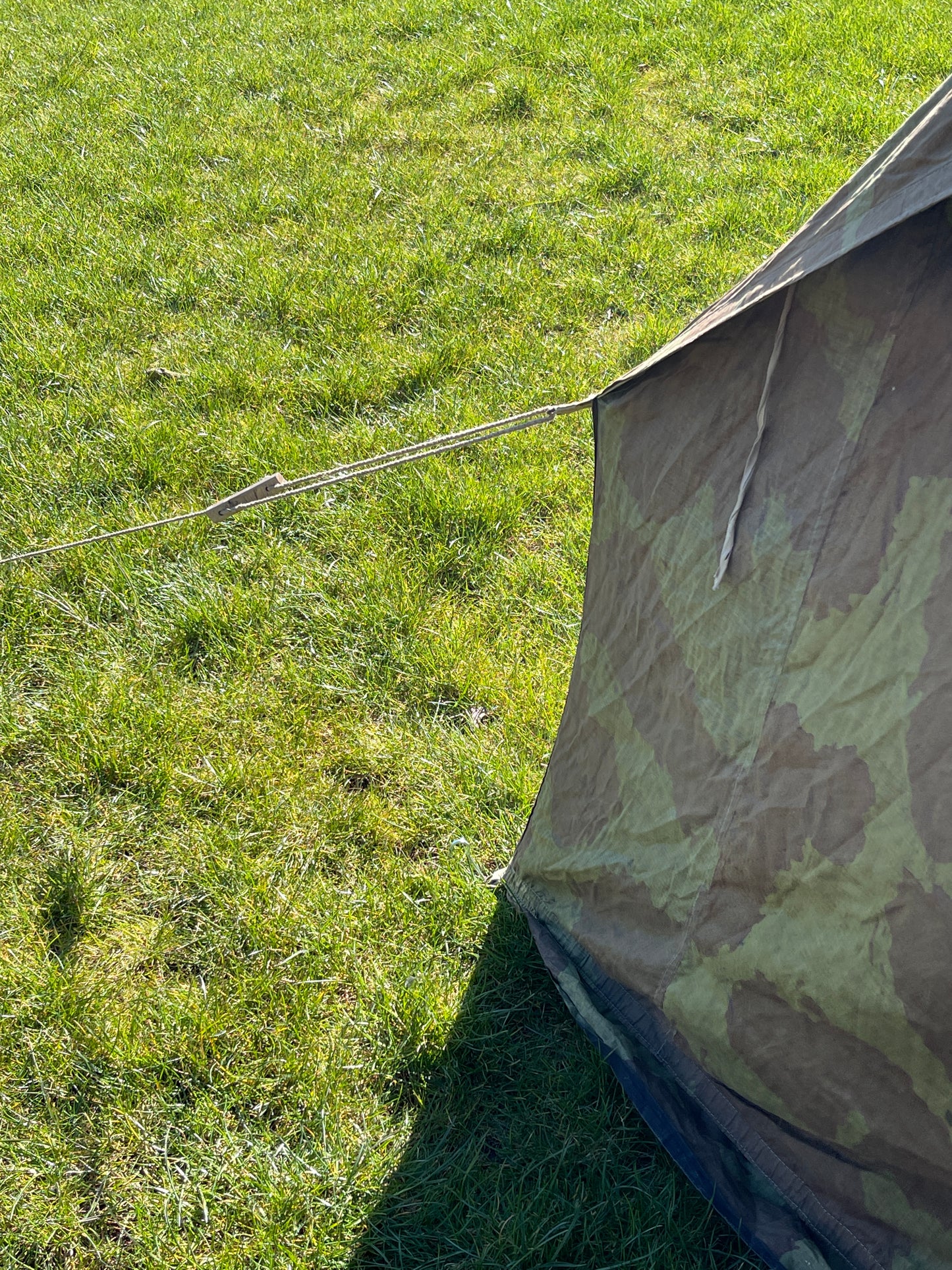 British Airborne Tent Light Patrol. Cat NO AD 8610