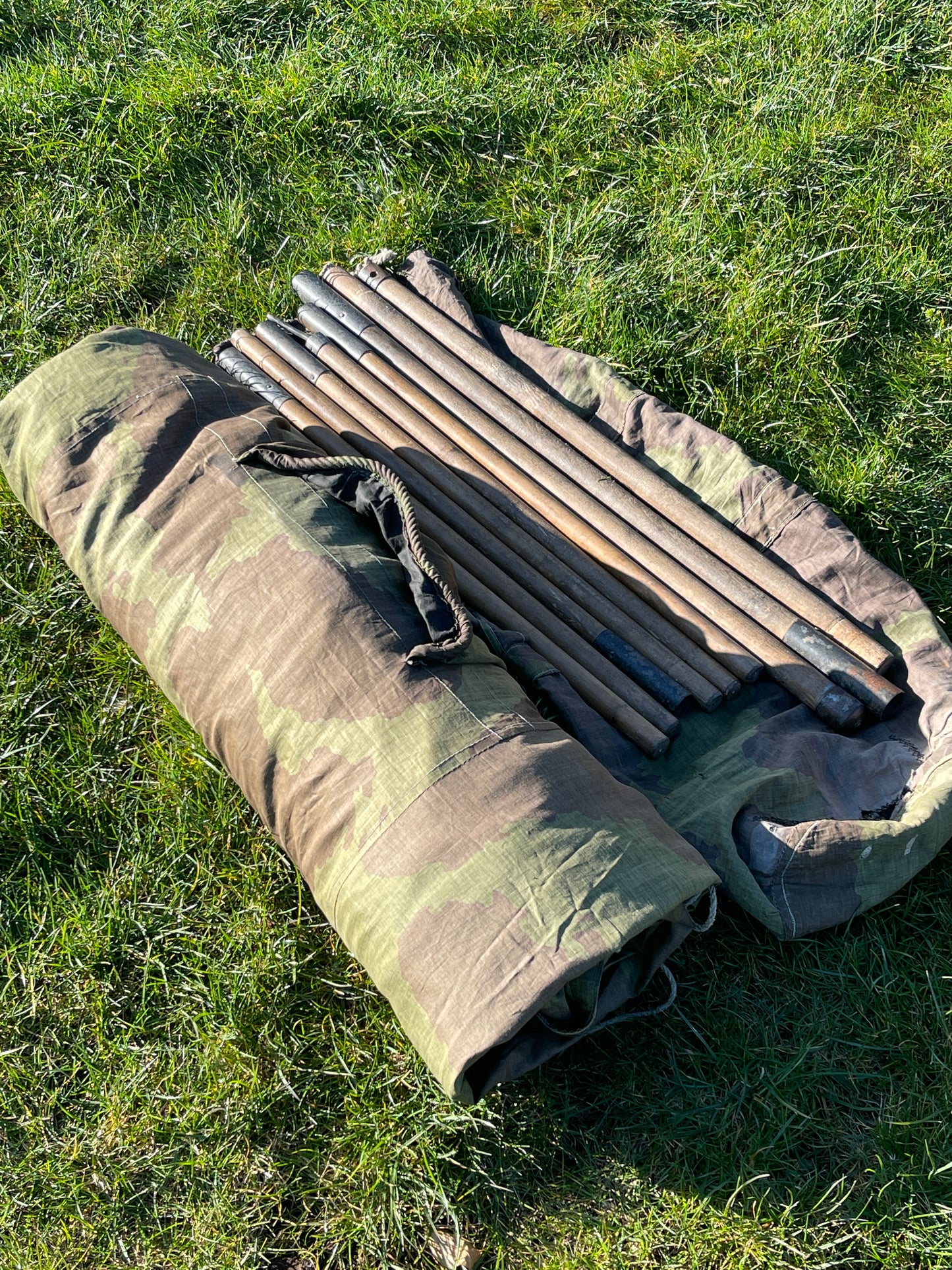 British Airborne Tent Light Patrol. Cat NO AD 8610