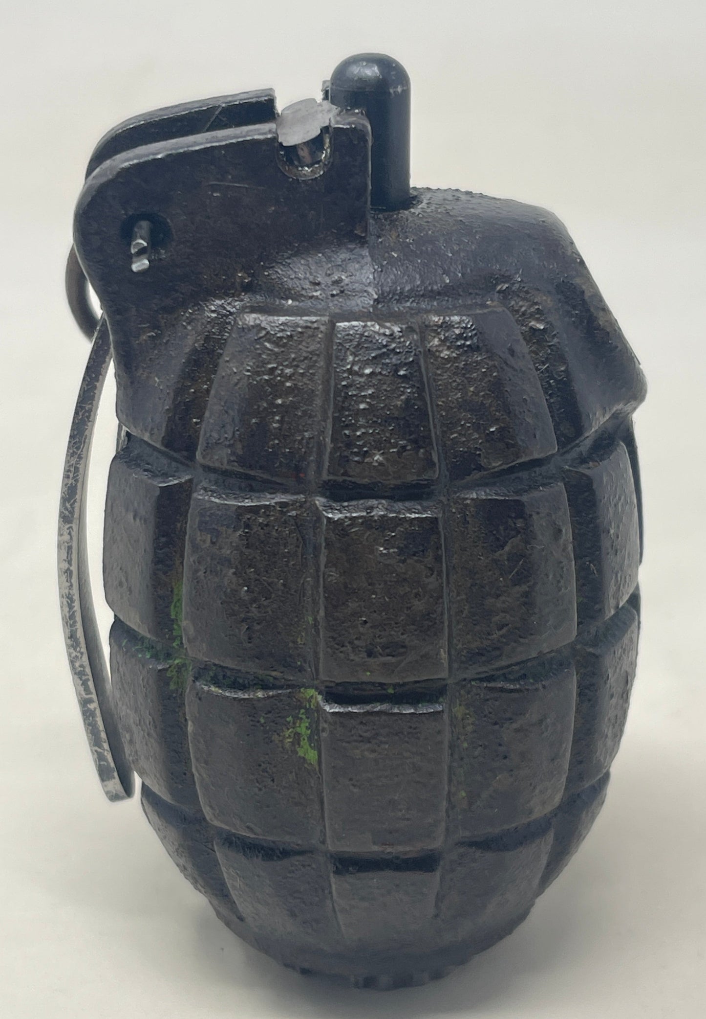 WW2 British N° 36 Mills Grenade with 1943 Dated Base.