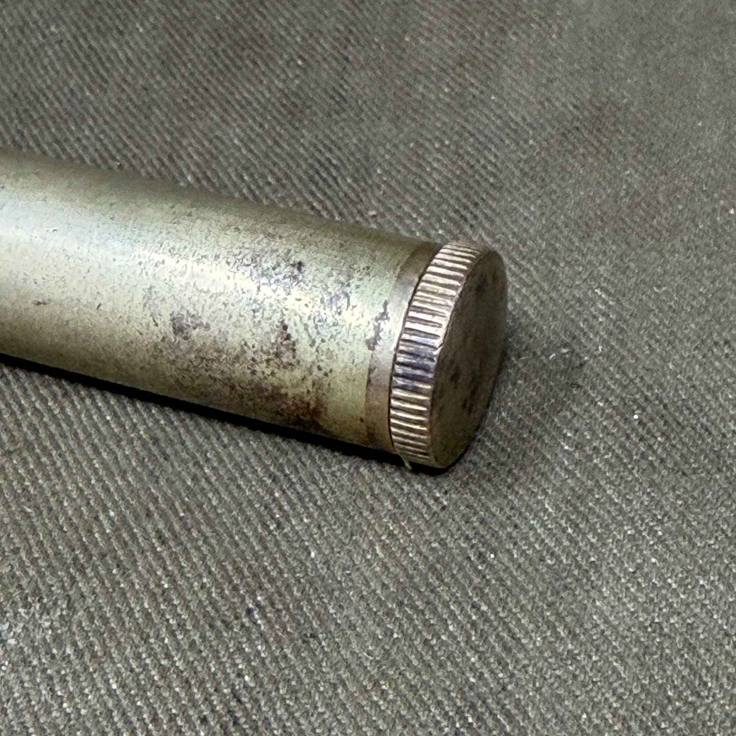Original British Army Mk IV Lee-Enfield Brass Rifle Oil Bottle – Complete with Applicator – Broad Arrow & Crown/62/B Inspection Mark – c.1906–1925