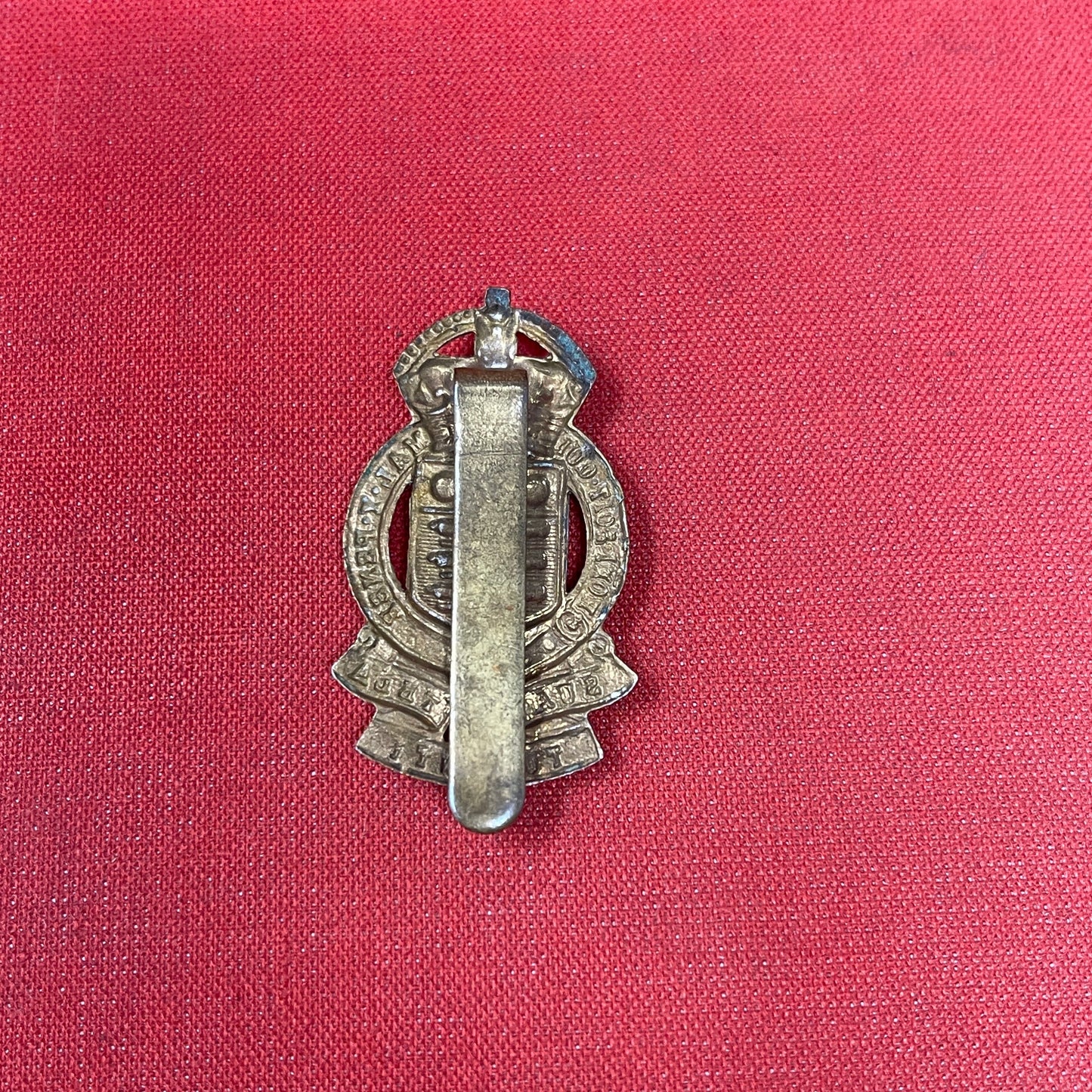 Royal Army Ordnance Corp RAOC Badge with Slider 1947-1949