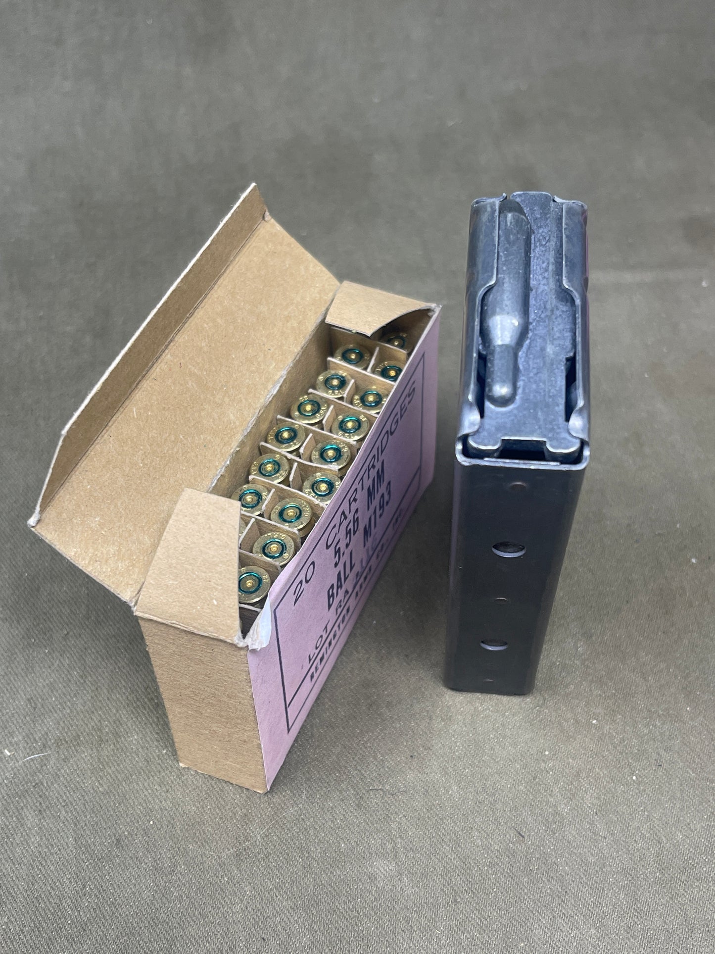 US Colt AR15 Cal 5.56mm 20 Rnd Magazine & 20 Rounds 5.56mm