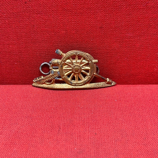 WWI-WWII Royal Artillery Brass Collar Badge