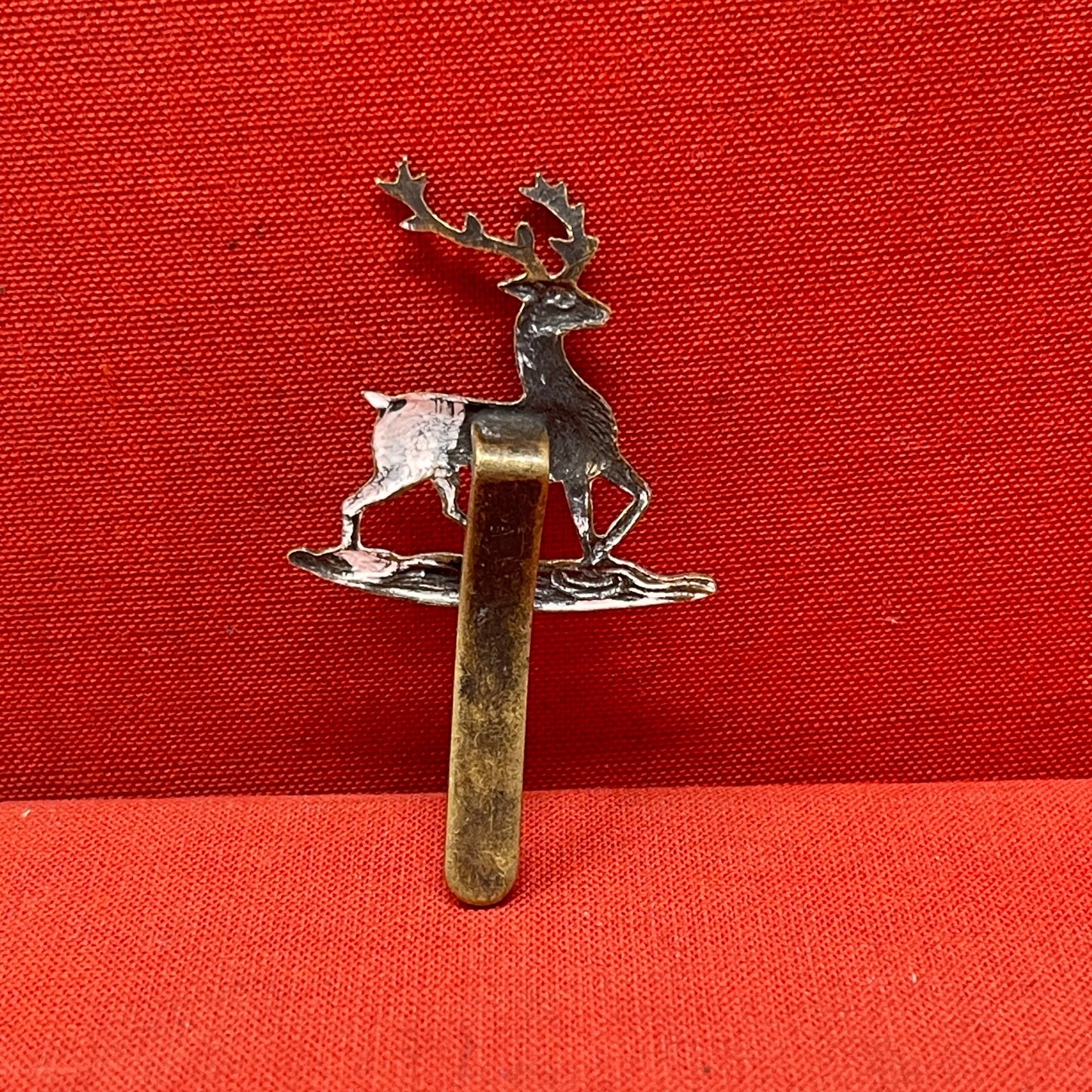 British Army The Hertfordshire and Bedfordshire Yeomanry Cap Badge