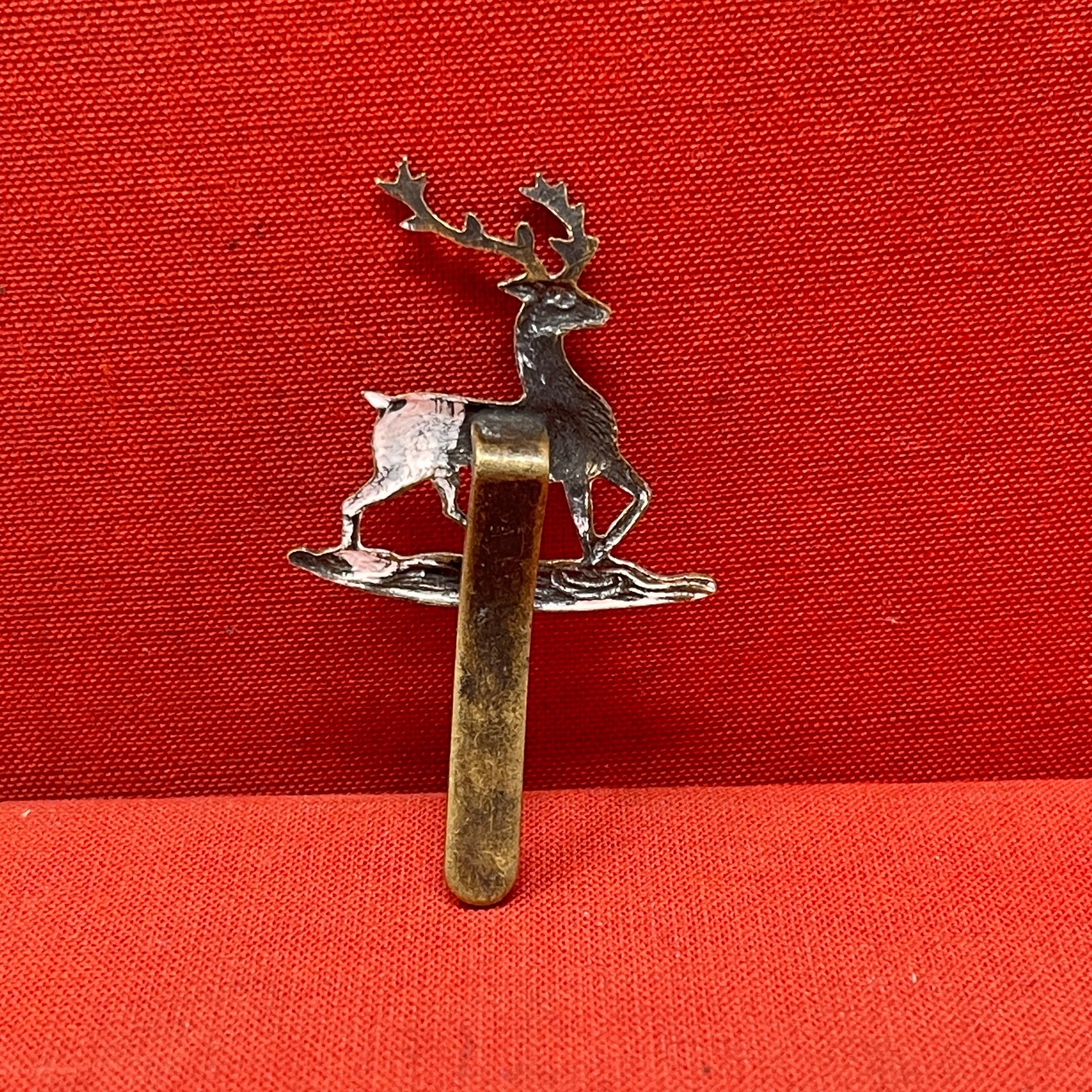 British Army The Hertfordshire and Bedfordshire Yeomanry Cap Badge