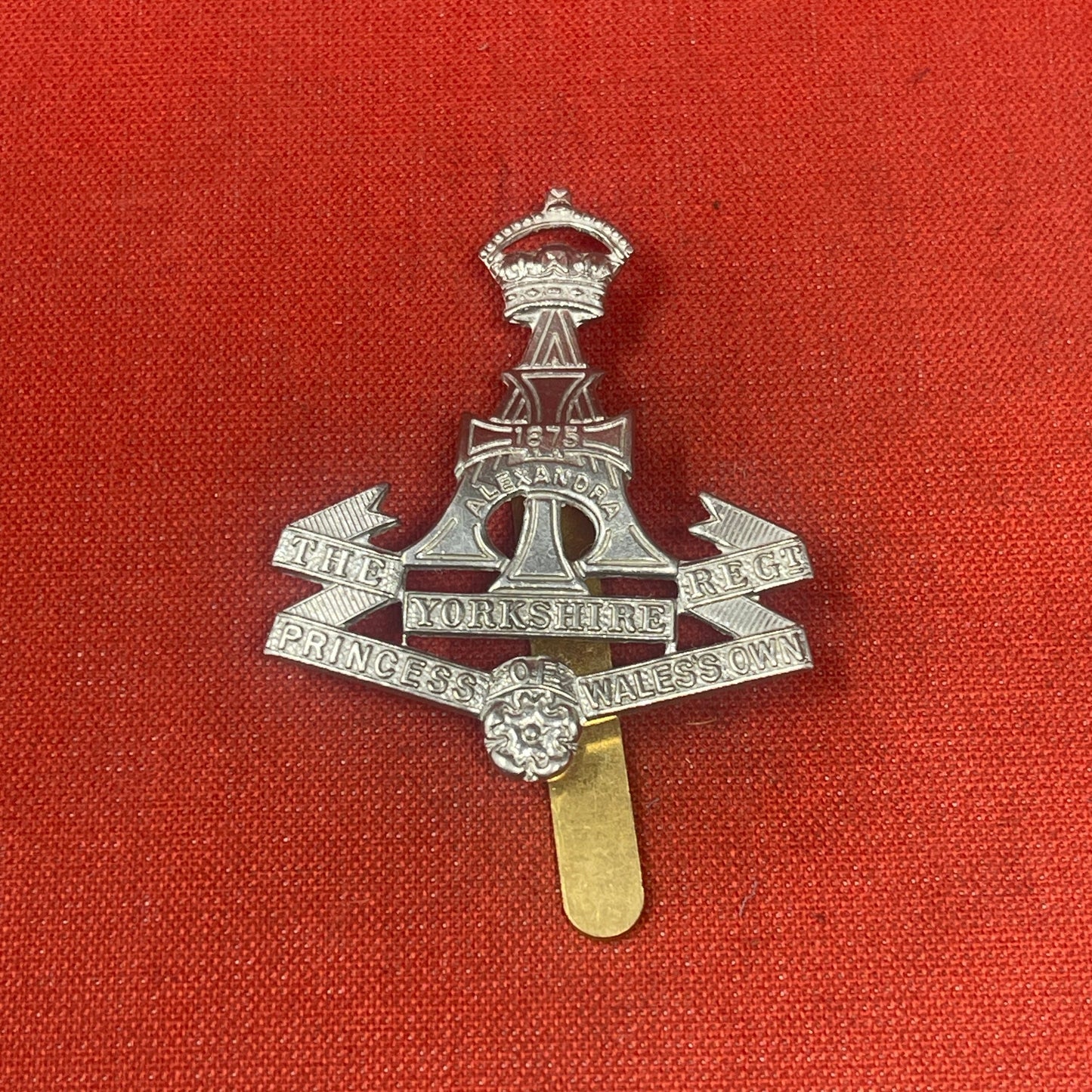 THE YORKSHIRE REGIMENT (PRINCESS OF WALE’S OWN) CAP BADGE