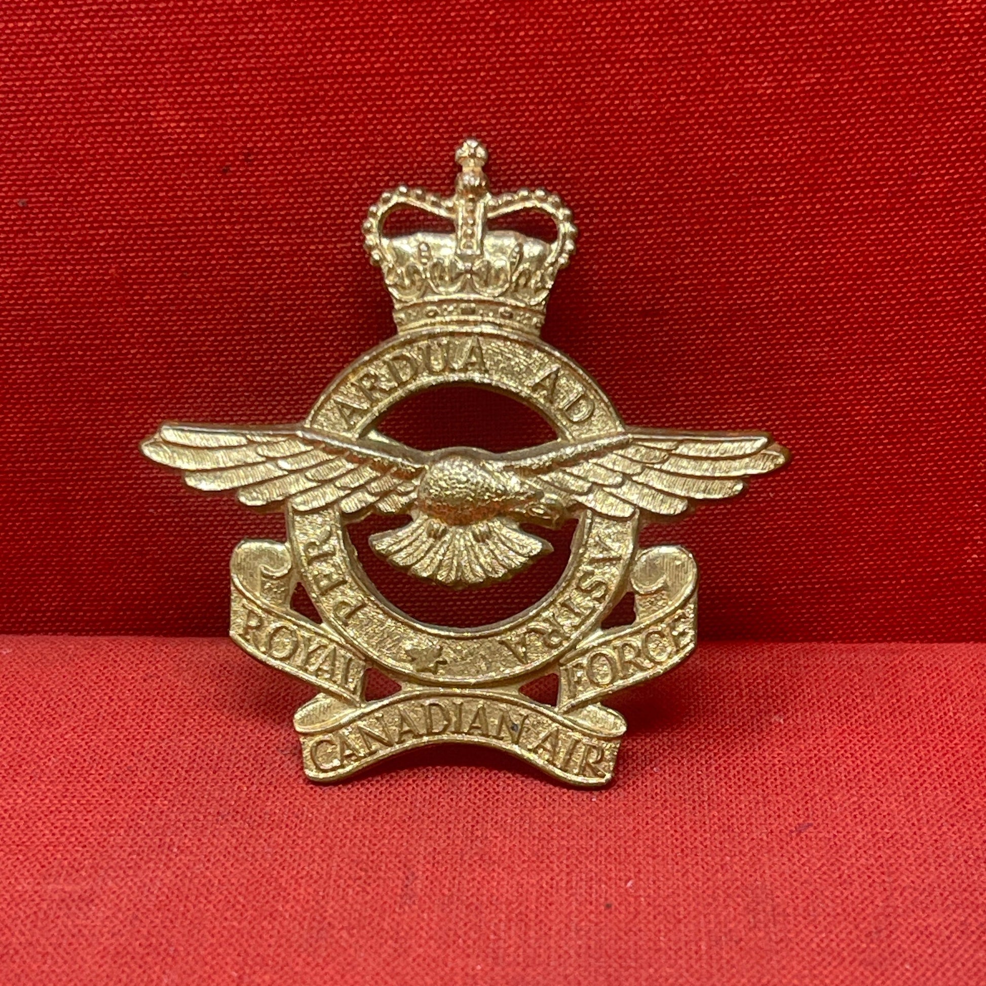 Royal Canadian Air Force RCAF cap badge screw posts