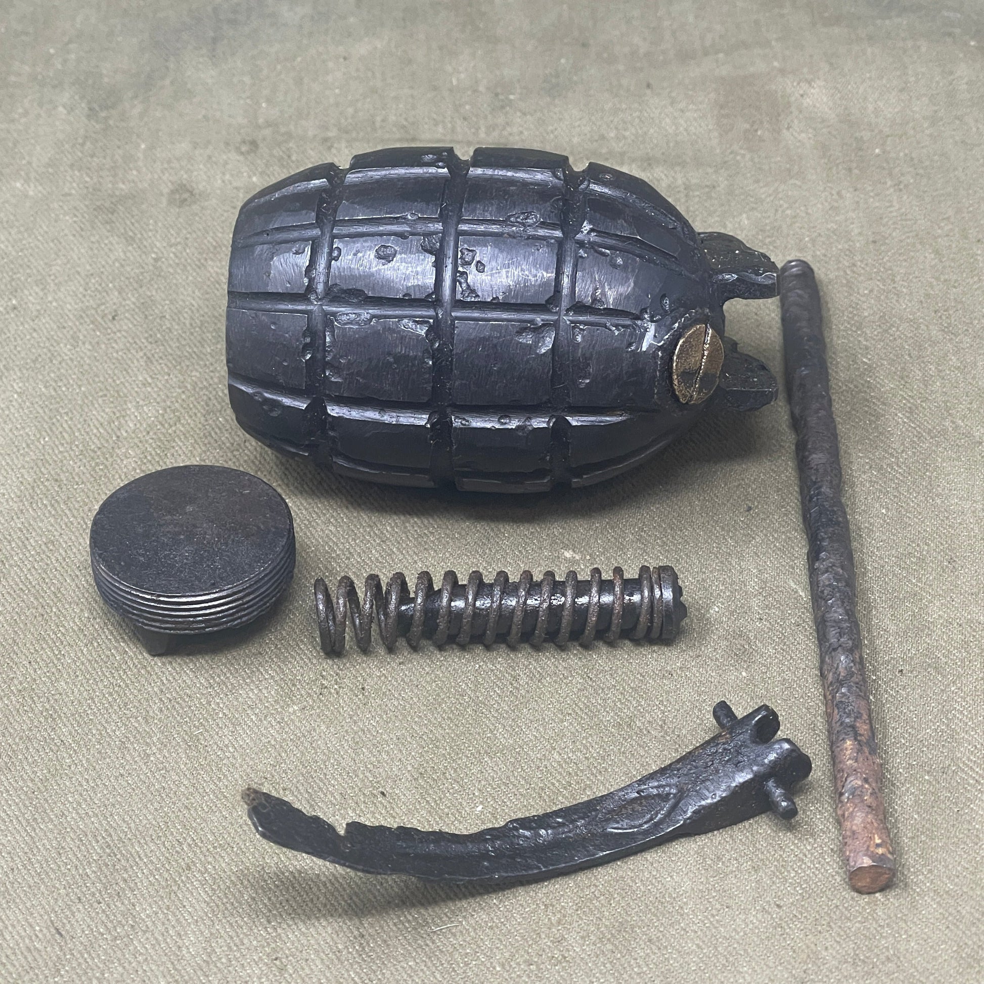 WW2 British N° 36 Mills Grenade with 1943 Dated Base.