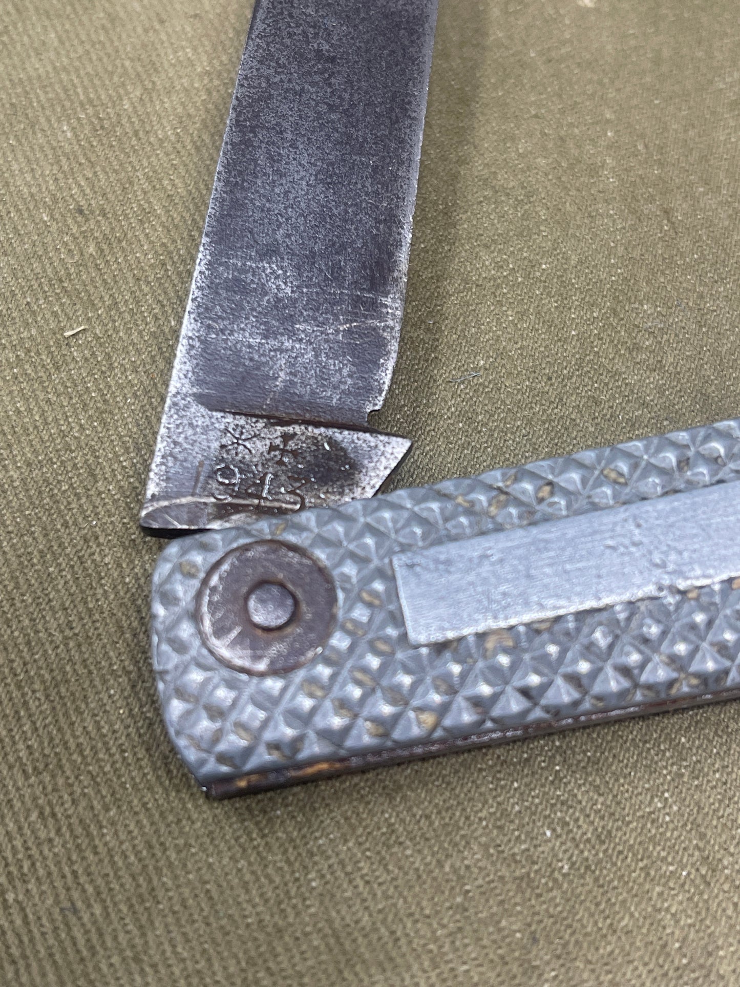 Royal Navy clasp knife, Admiralty Pattern 301