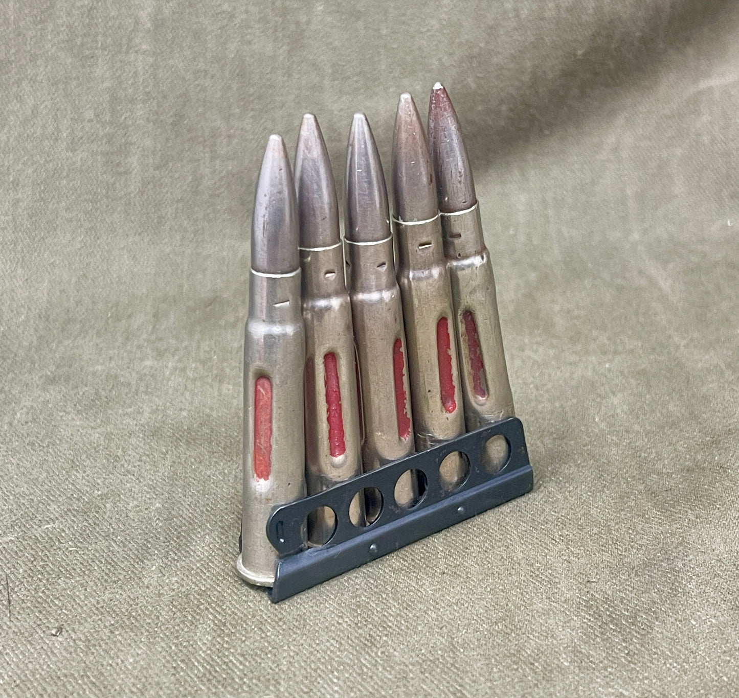 Charger of Five Mk6 .303 Drill Rounds – RL Royal Laboratory | Original British Drill Ammunition