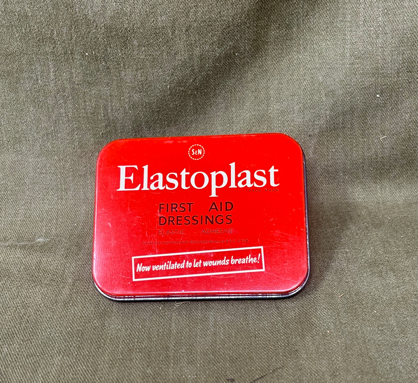 Vintage Elastic Elastoplast First Aid Dressings – Complete Contents